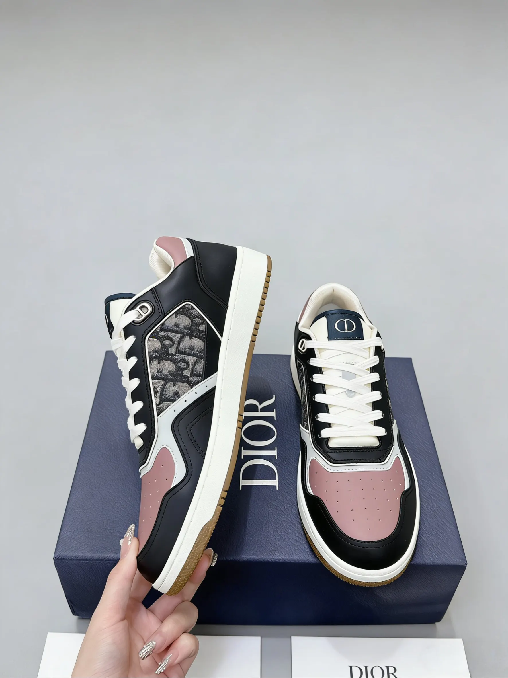 Dior 黑色 运动鞋(數字3) Dior 黑色 运动鞋(數字3)