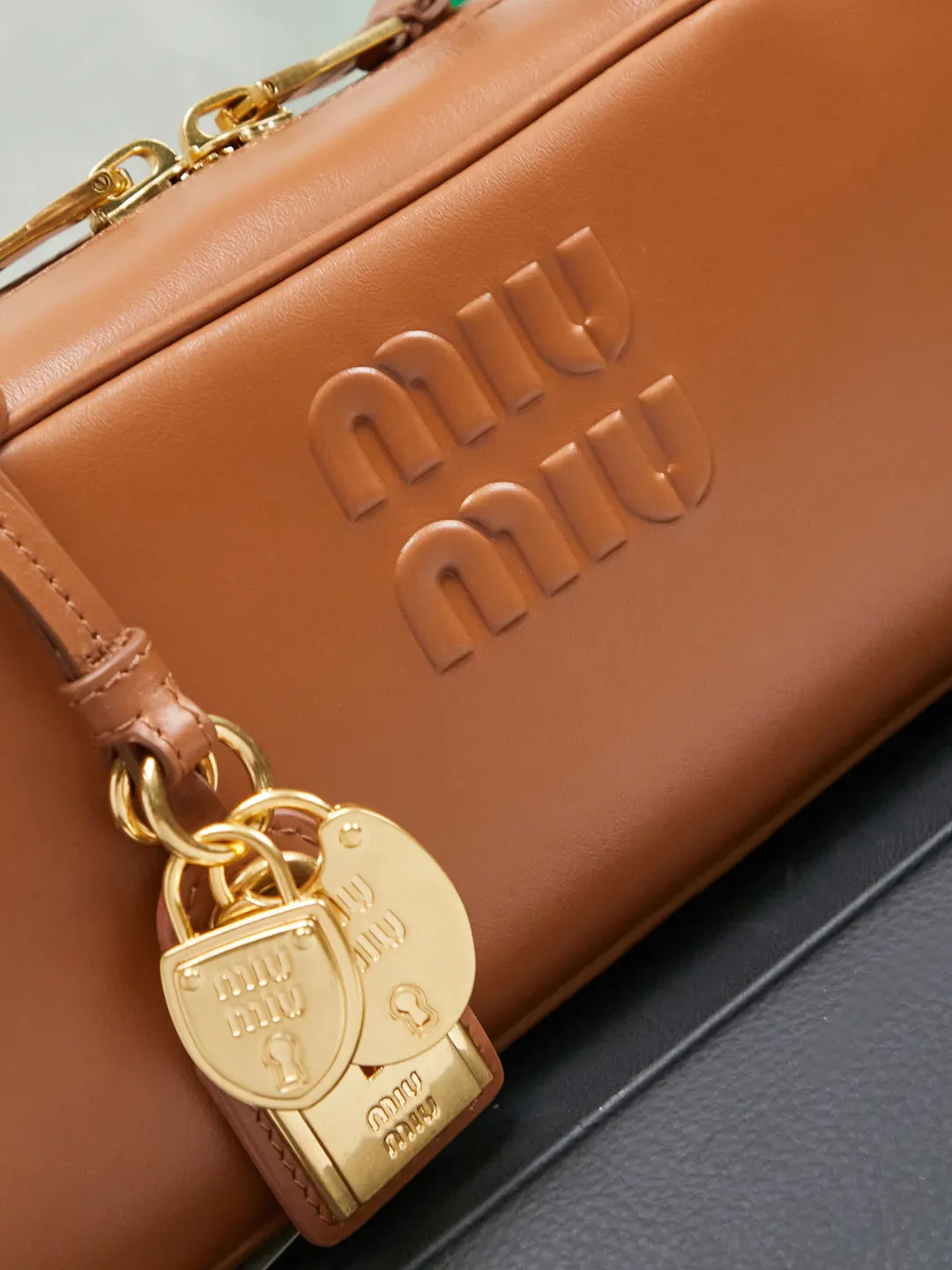 Top Handle Bag Commuter Leather