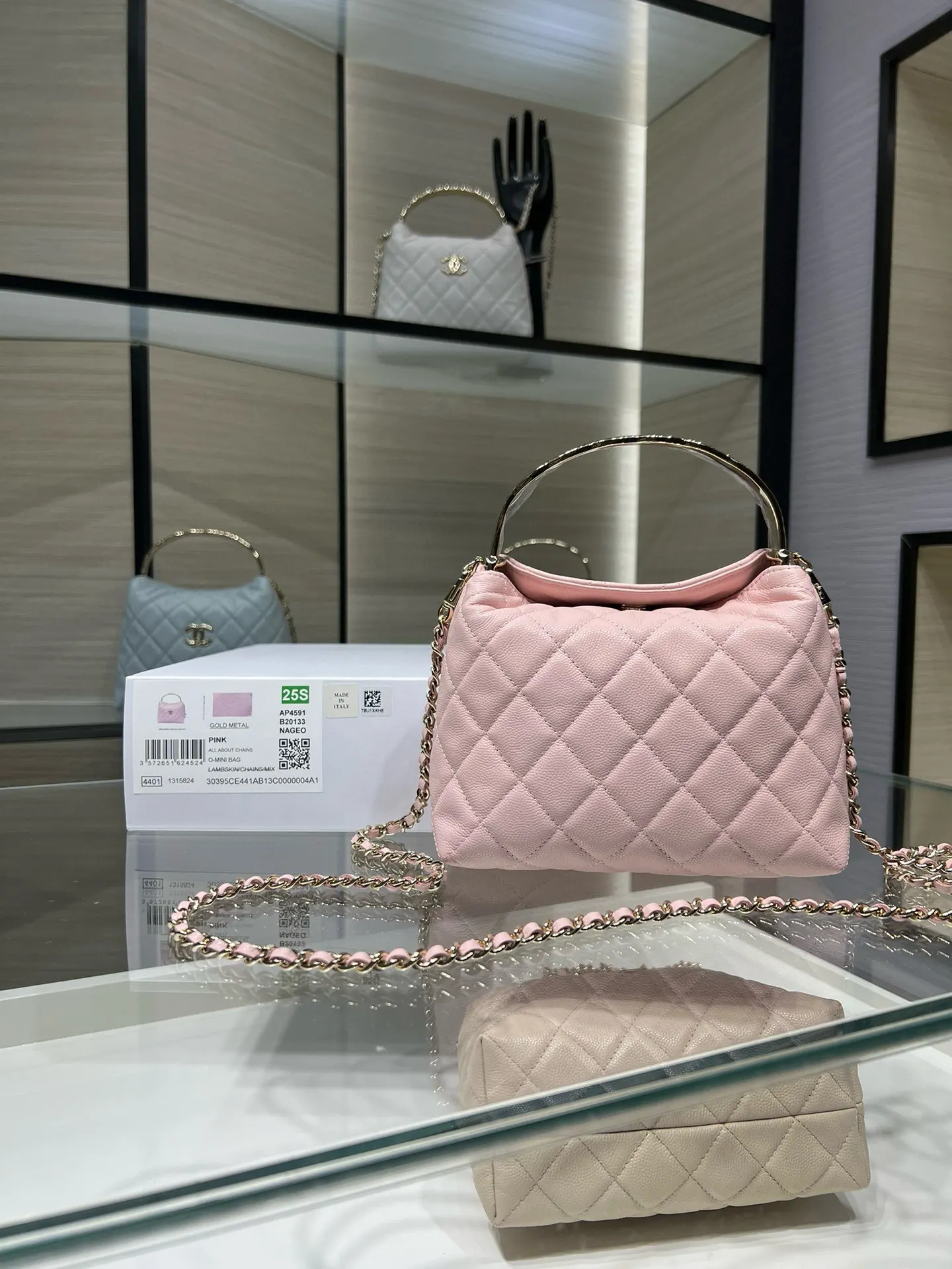 Chanel 小牛皮翻蓋鏈條包 單肩斜挎(數字2) Chanel 小牛皮翻蓋鏈條包 單肩斜挎(數字2)