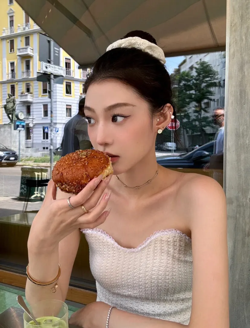 Chanel 金色 鏈條 项链 精致锁骨链