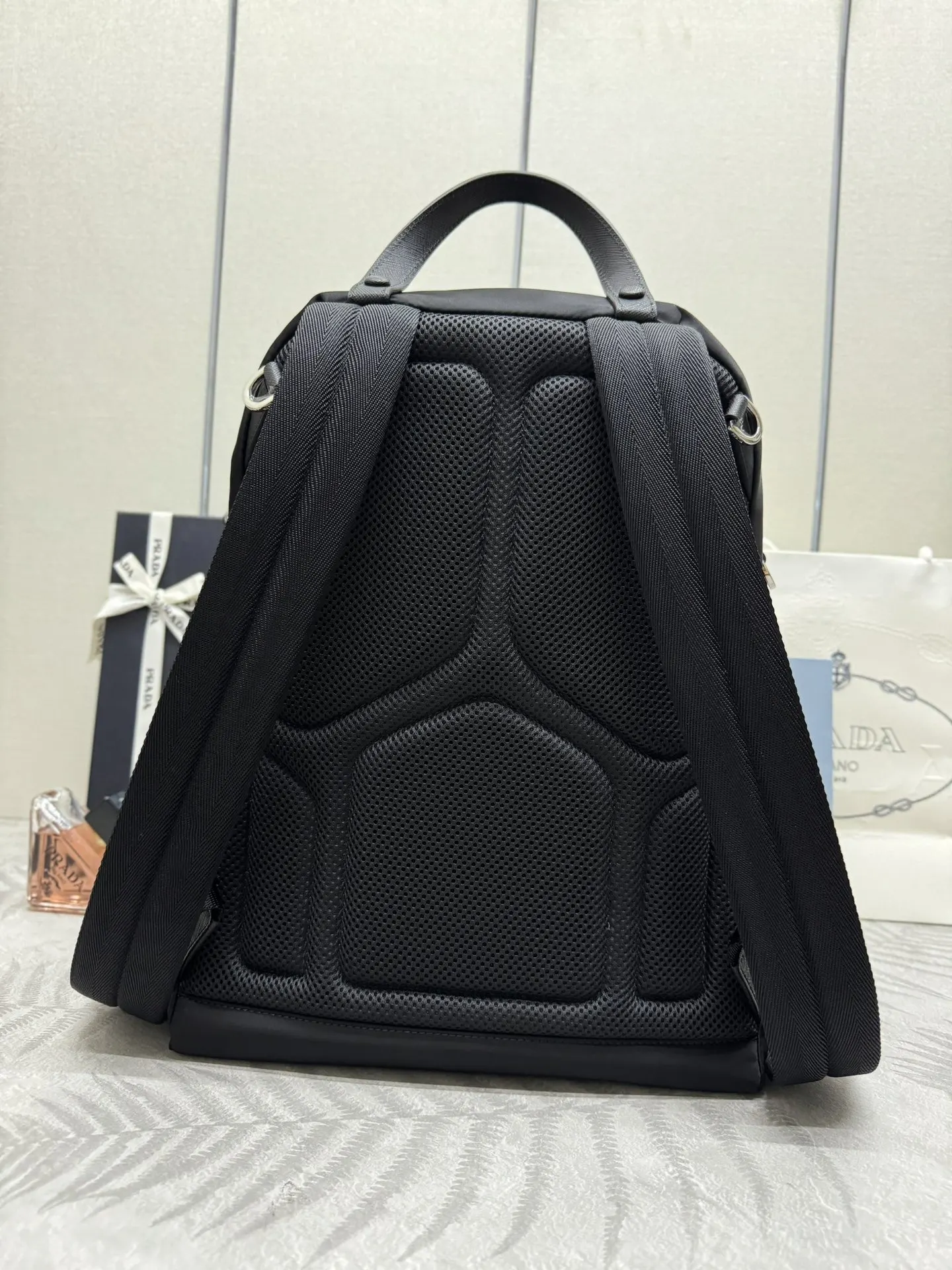 尼龍 輕便又時尚 又是一款永久不过时的暴款 赶紧入手吧 雙肩包 实用雙肩款