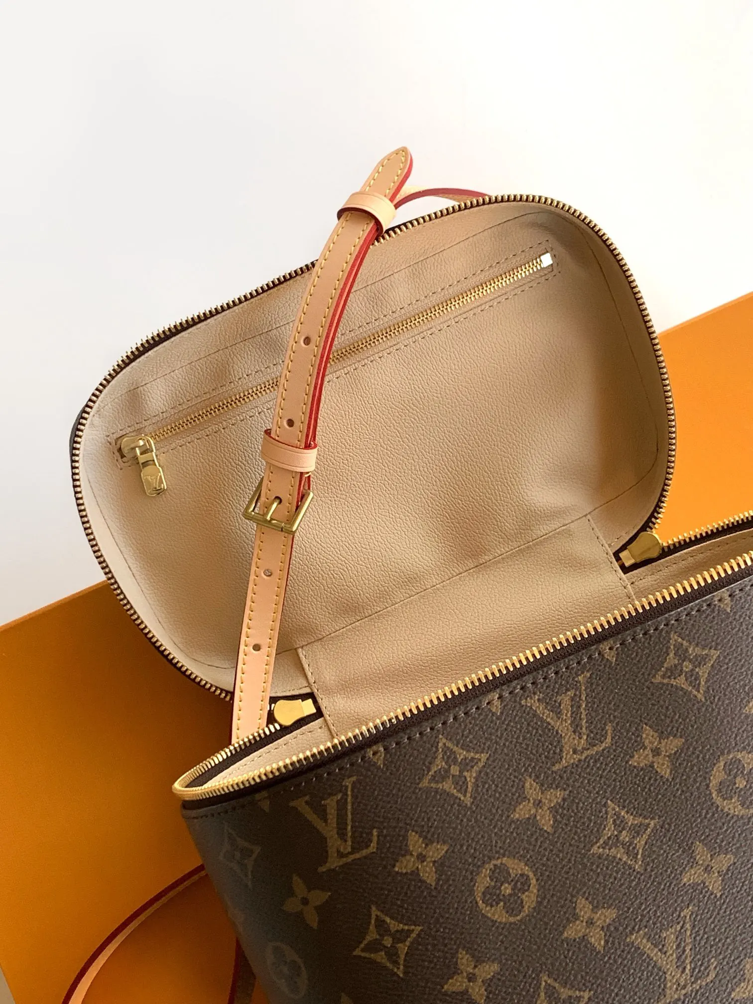 LV blue green color scheme handbag Image 7 LV blue green color scheme handbag Image 7