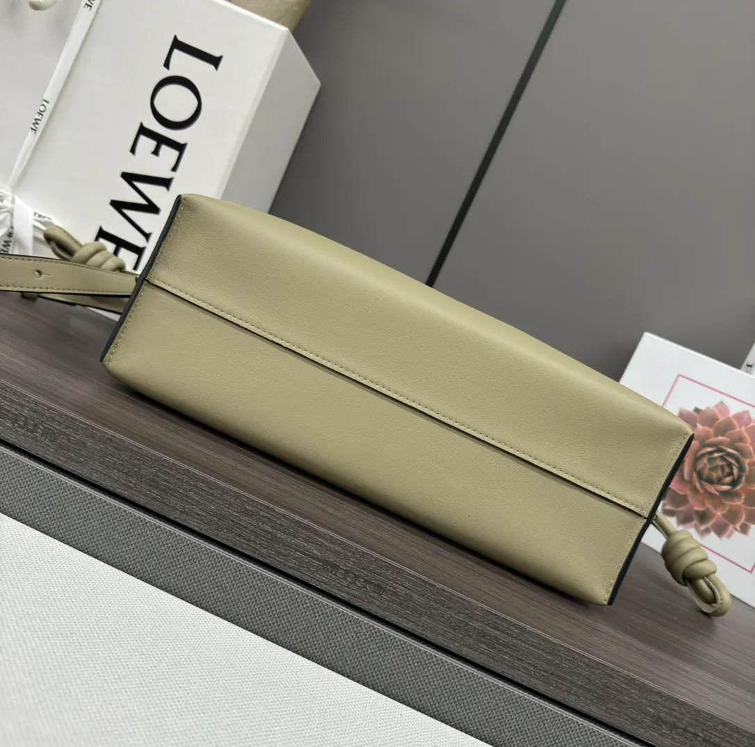 金色 牛皮 免 少 L⊚℮w℮ 纳帕牛皮革Fl 手拿包 精致手拿款