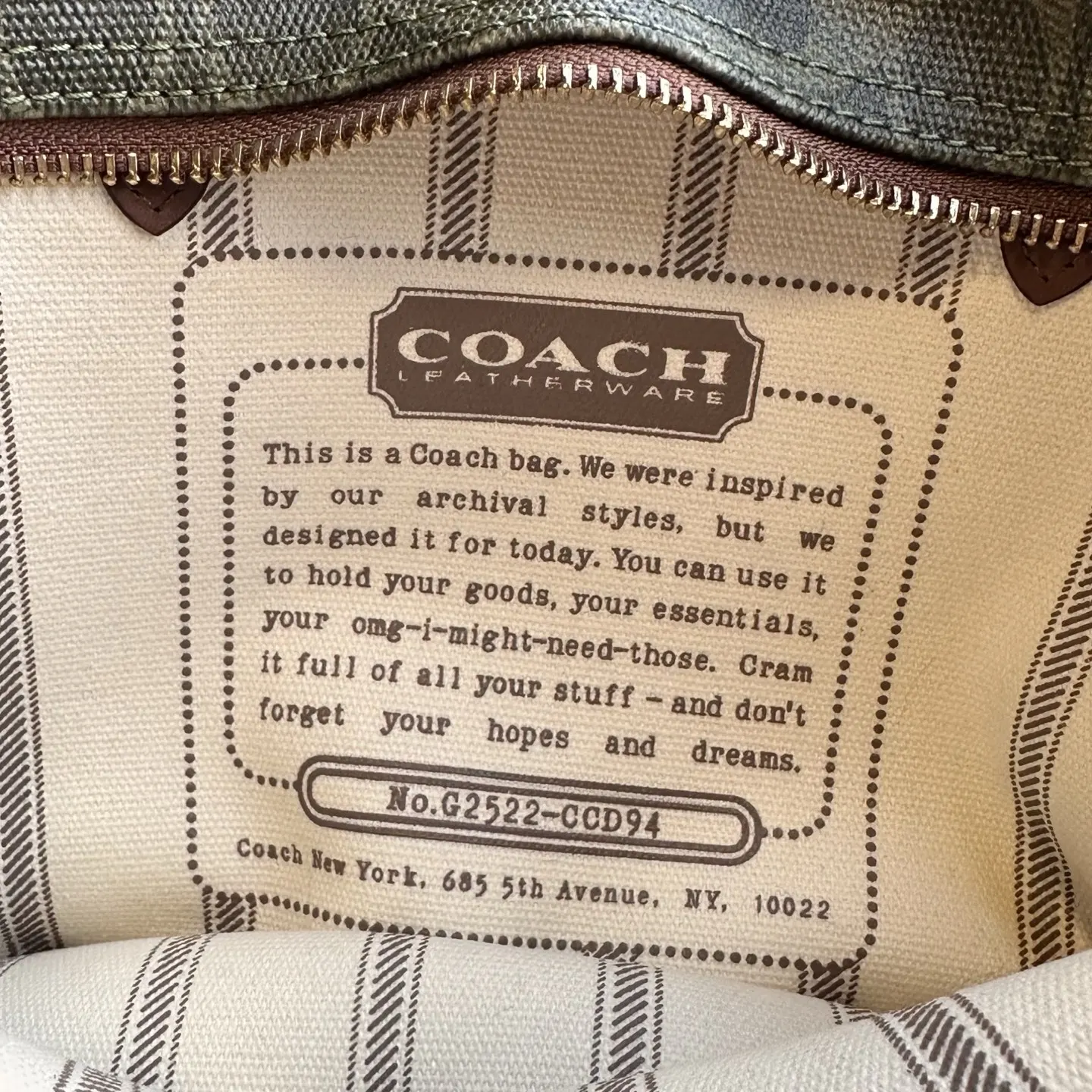 Coach 綠色 全套专 柜 厂价 托特包 大容量托特款(數字8) Coach 綠色 全套专 柜 厂价 托特包 大容量托特款(數字8)