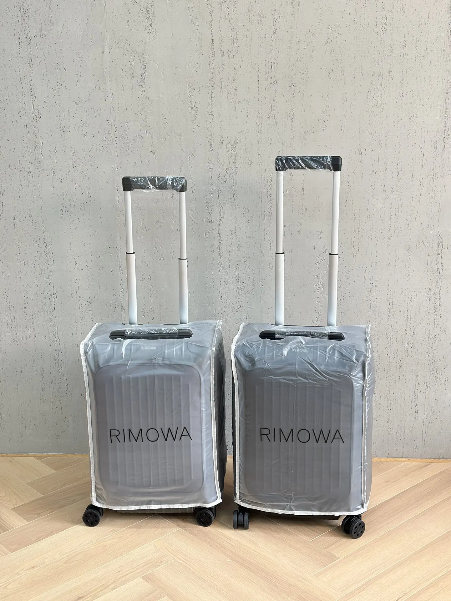 黑色 前置拉链 RIMOWA Sleeve出 啦 收納包 旅行收納款
