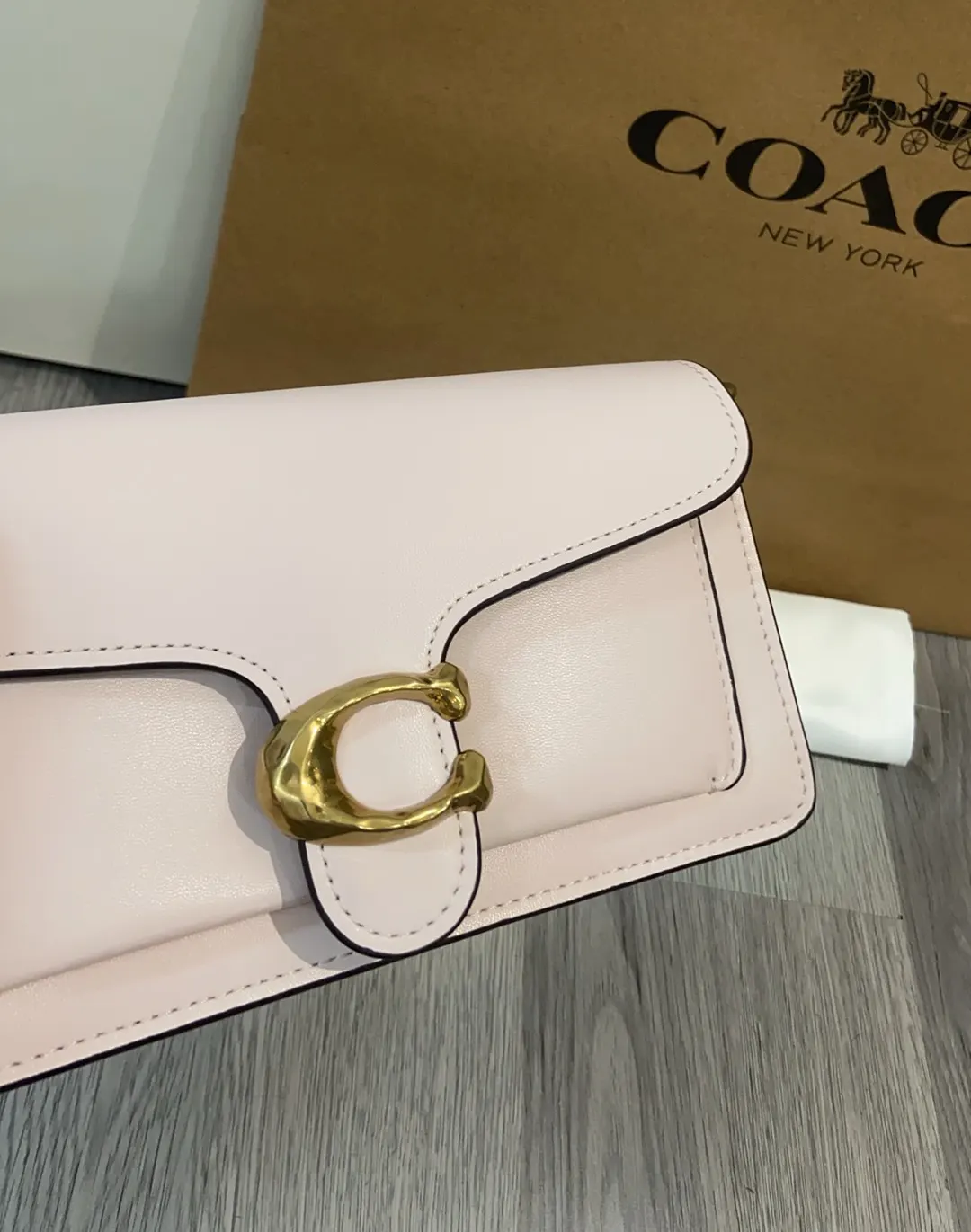 Coach 粉色 金色 牛皮 收纳包 旅行收纳款