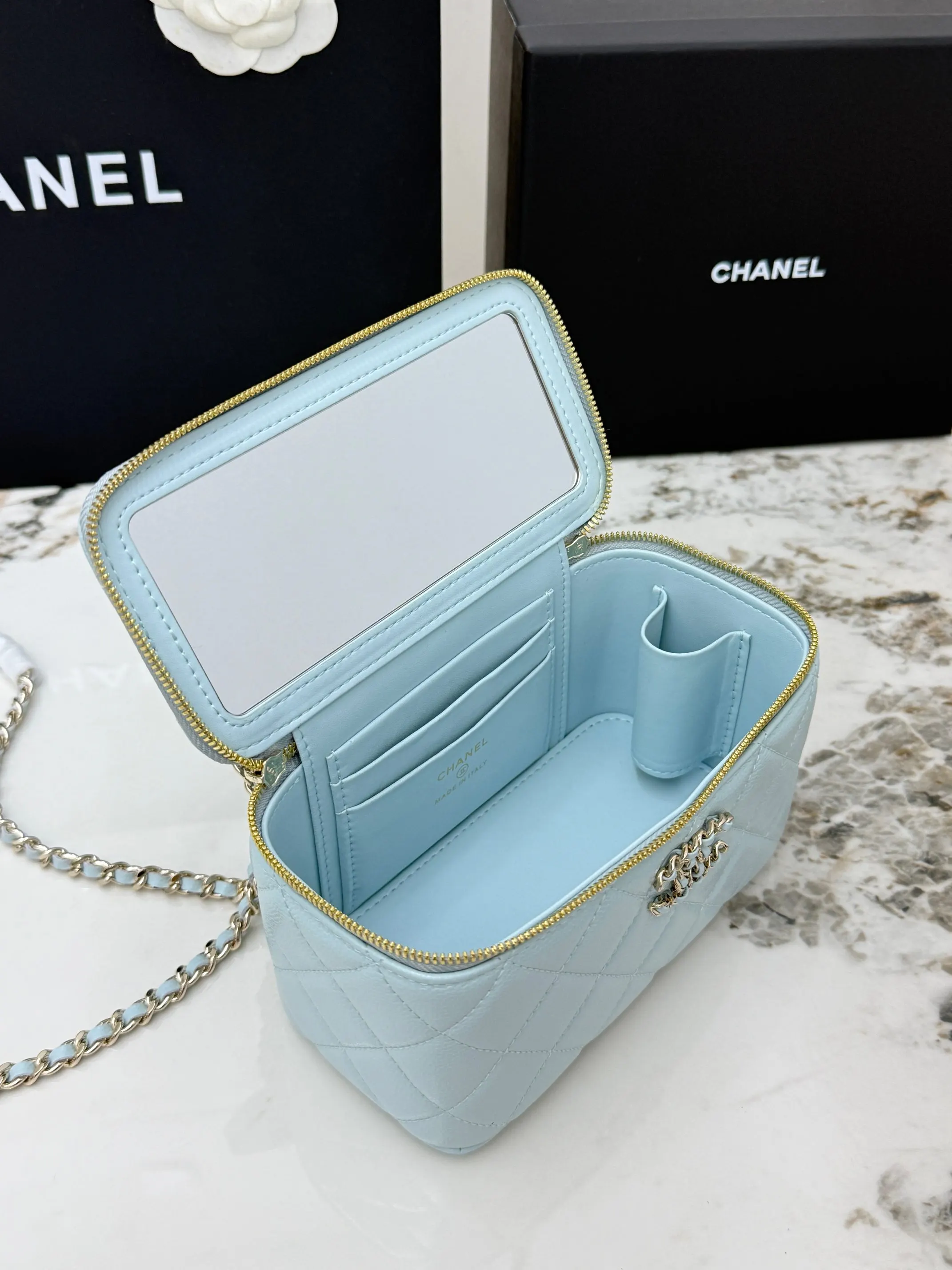 Chain Bag Leather