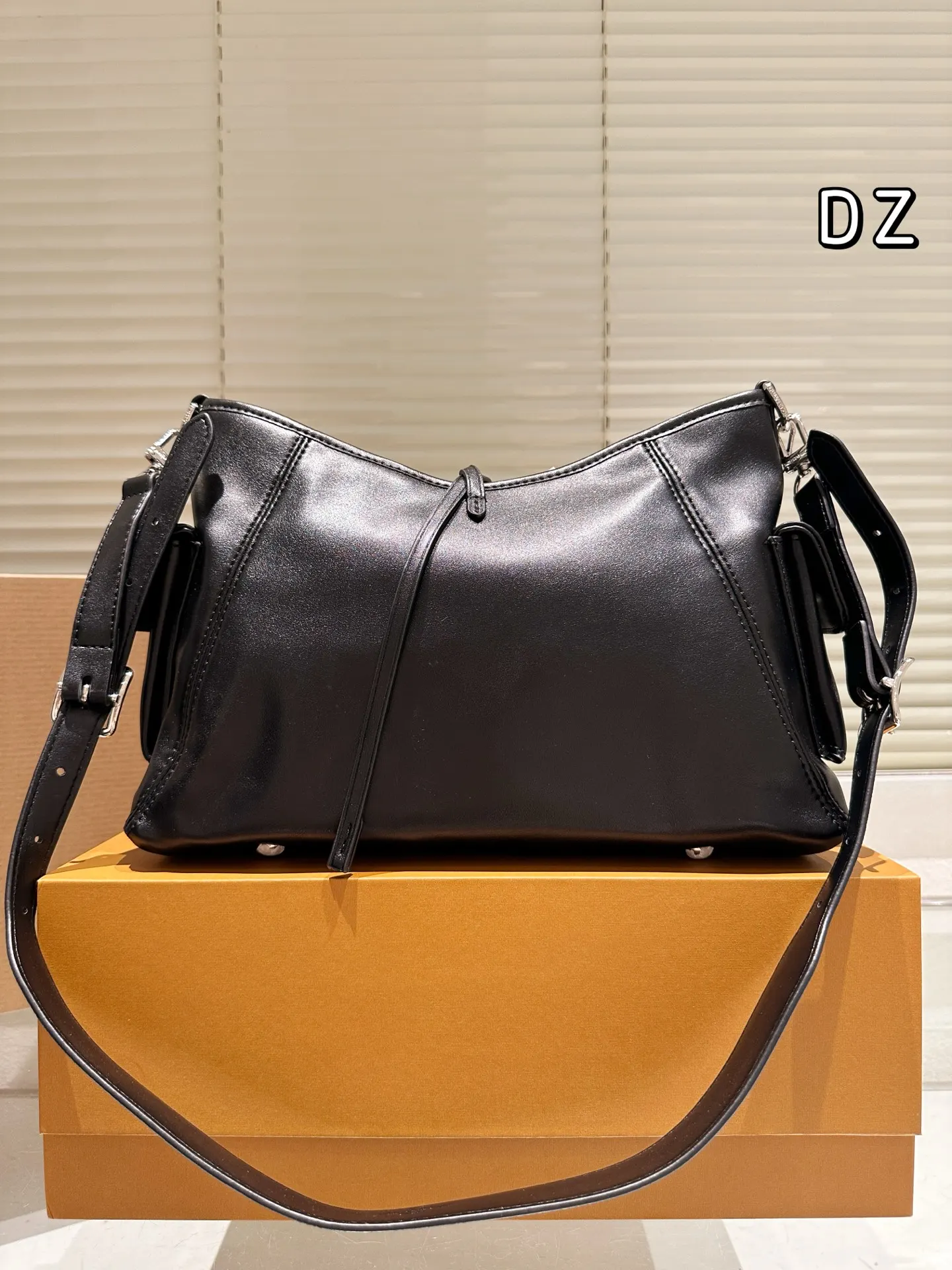 CarryAll 牛皮 盒 CARRYALLDARK 斜背包 輕便斜挎款