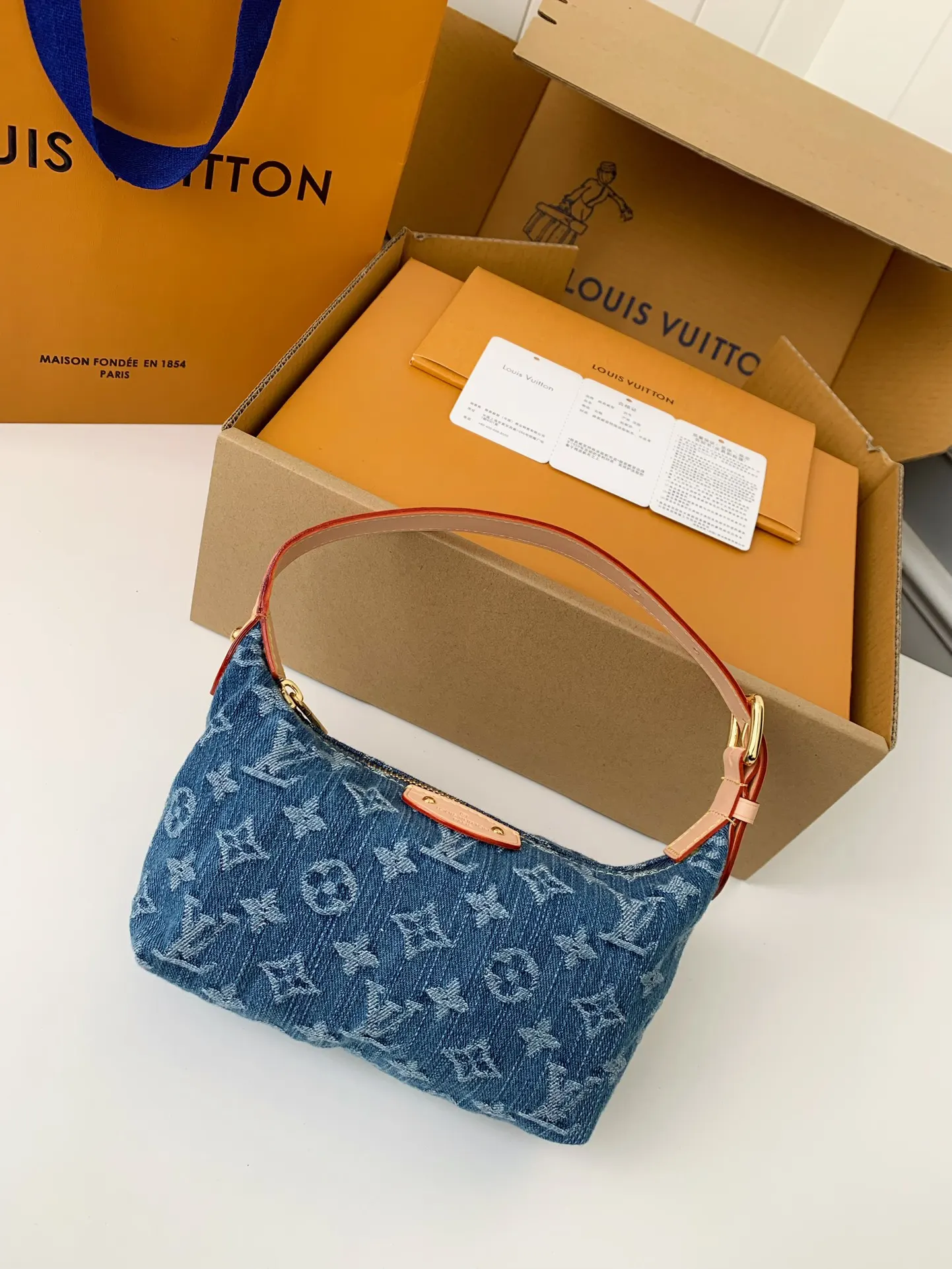 牛仔 Hills Pochette 牛仔手拿包 精致手拿款