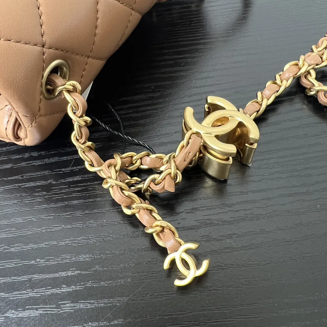 Chanel 棕色小羊皮菱格链条包 复古