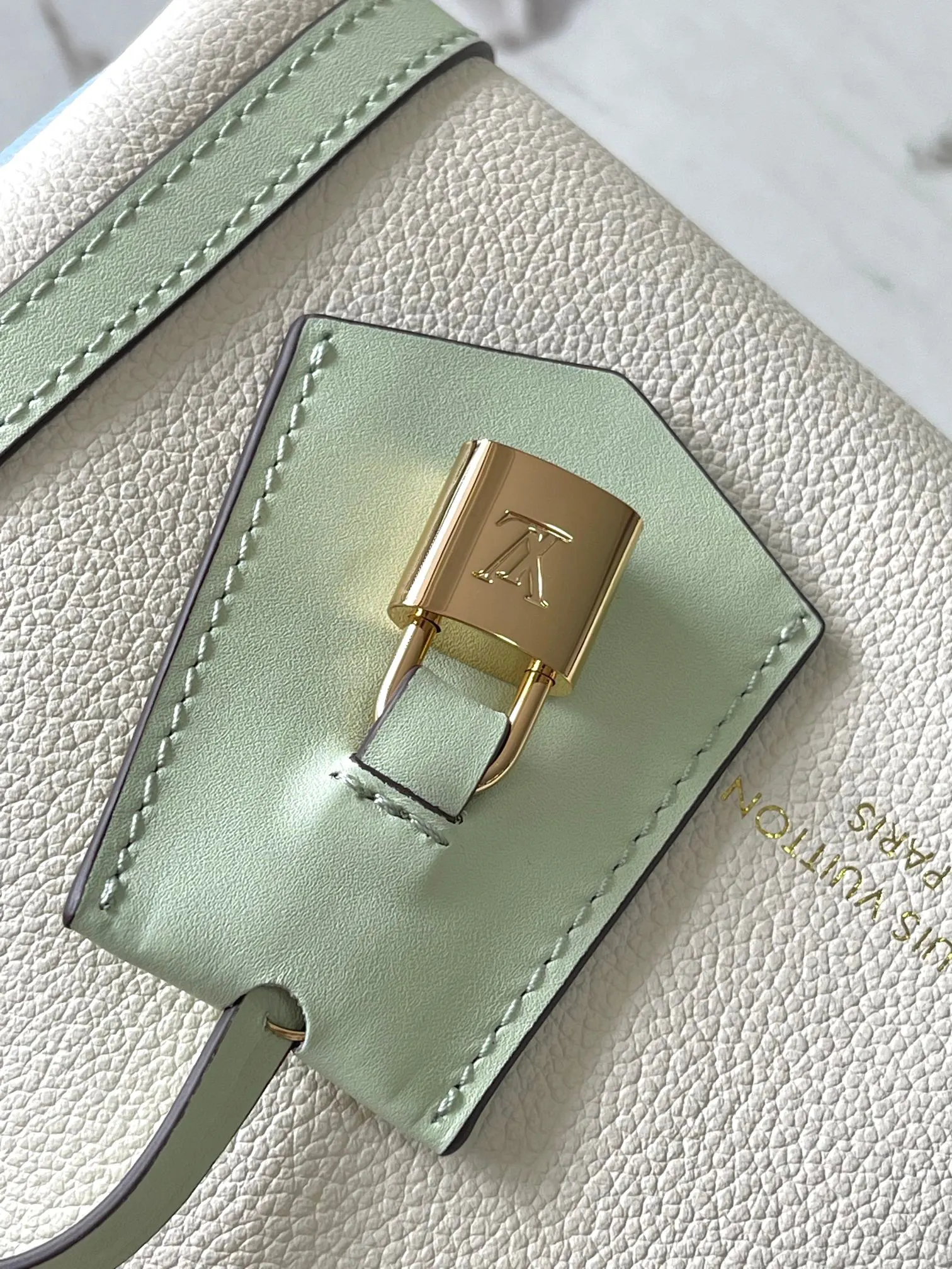 LV Keepall 黑色 白色 牛皮 旅行袋 大容量旅行款(數字9) LV Keepall 黑色 白色 牛皮 旅行袋 大容量旅行款(數字9)