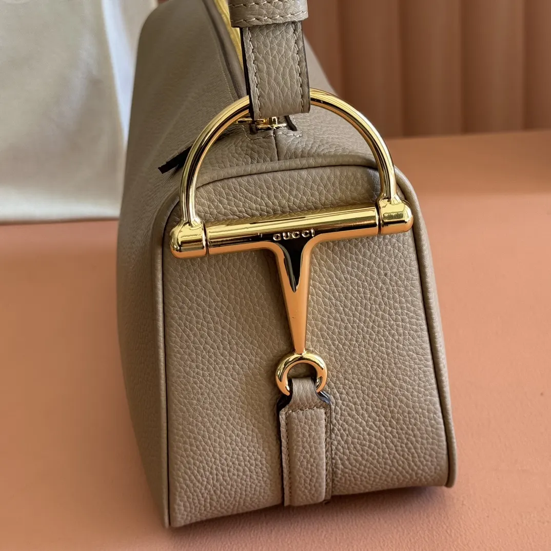 Gucci 白色 金色 牛皮 腋下包 復古腋下背款