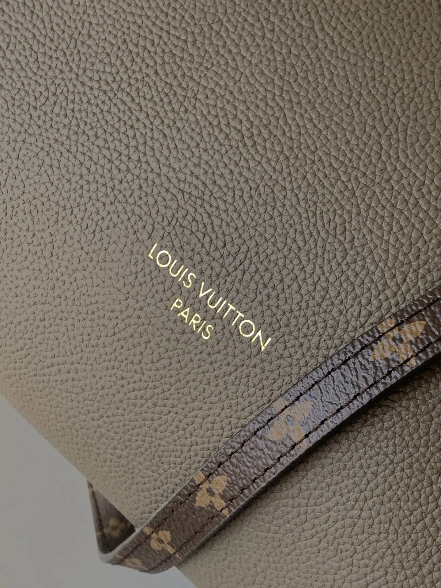 Louis Vuitton Black Gray Fashion Item Travel Leather