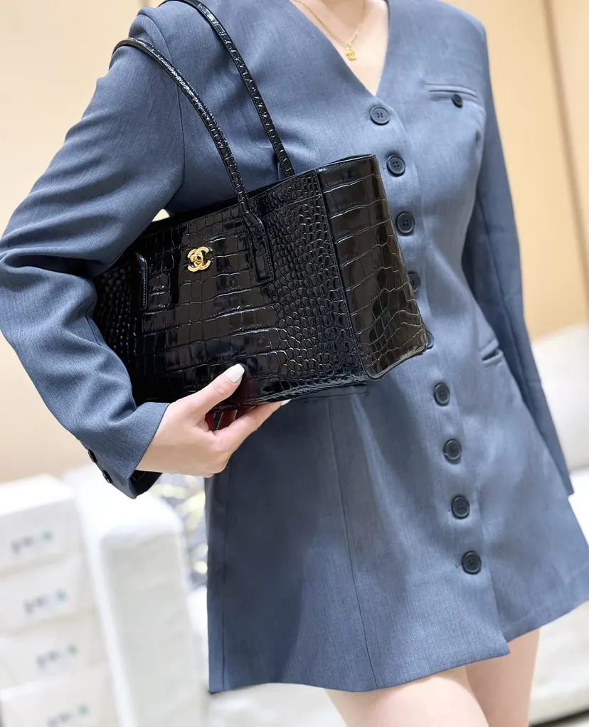鳄鱼纹 ​S​​​ ​春夏系列 ​​ ​Chan​e 托特包 大容量托特款