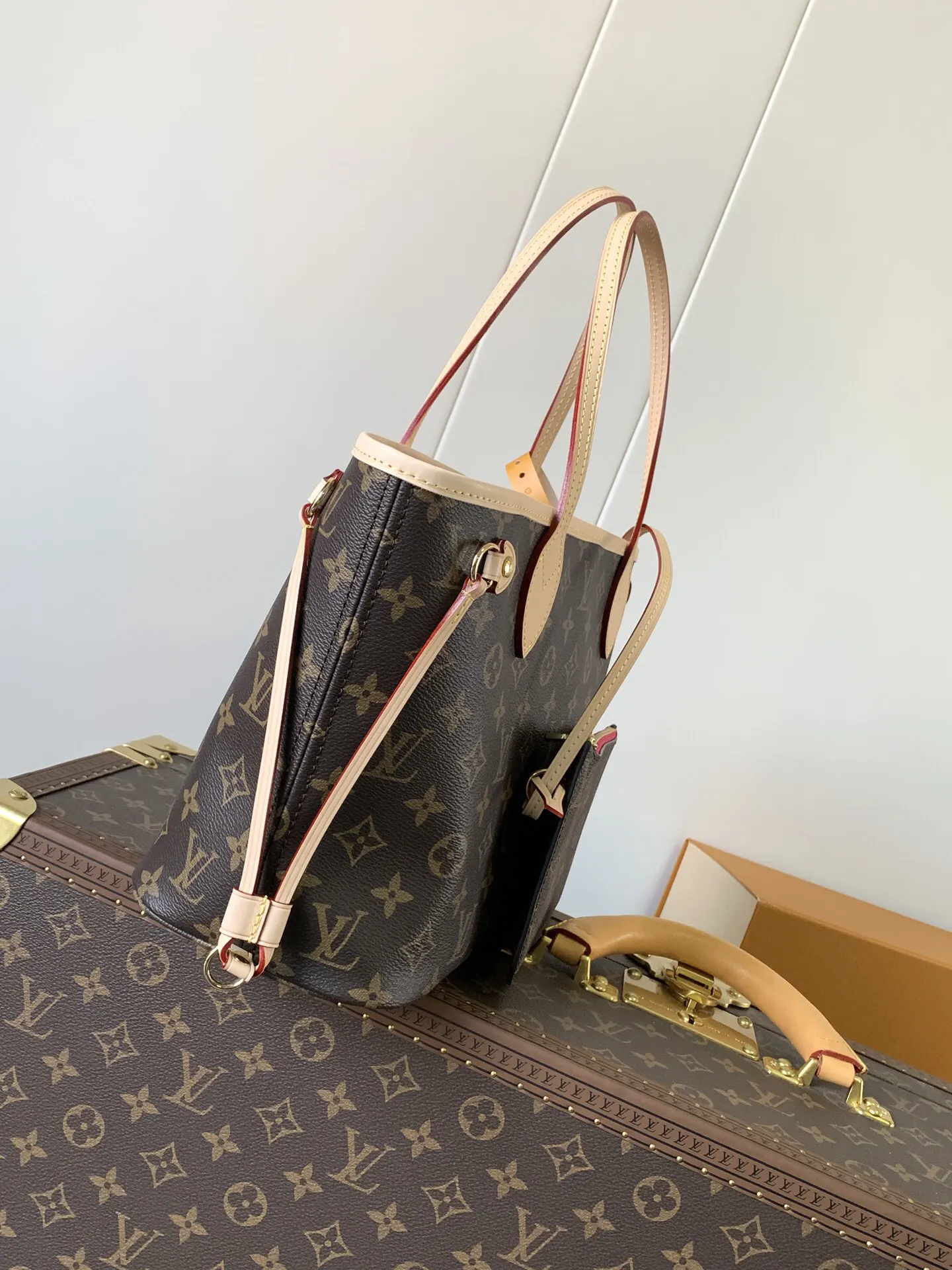 LV Neverfull 金色 牛皮 手拿包 精致手拿款