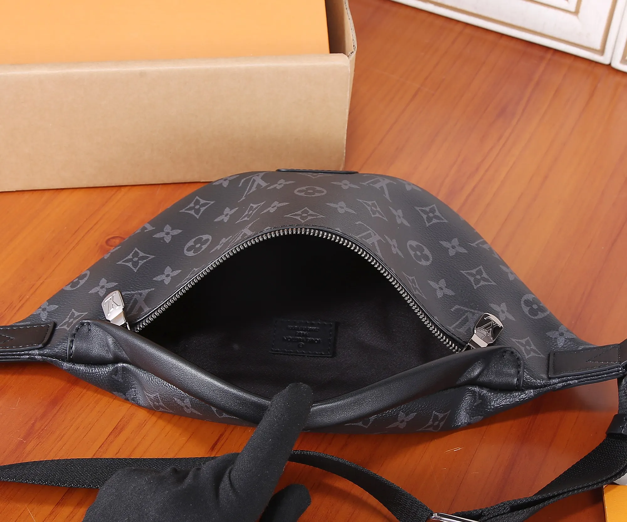 Belt Bag Casual Leather Image 9 Belt Bag Casual Leather Image 9
