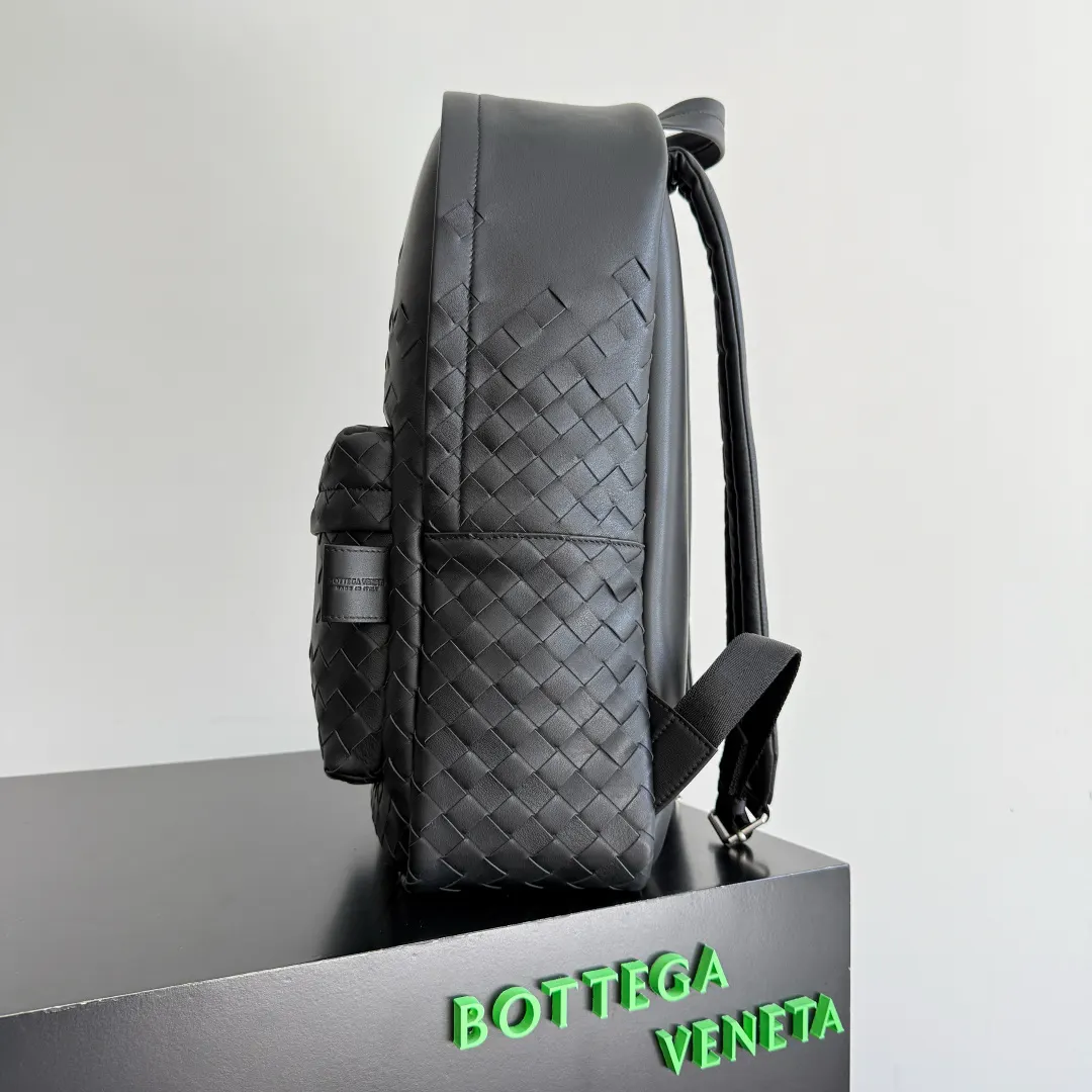 Bottega Veneta 小牛皮 双肩包 实用双肩款
