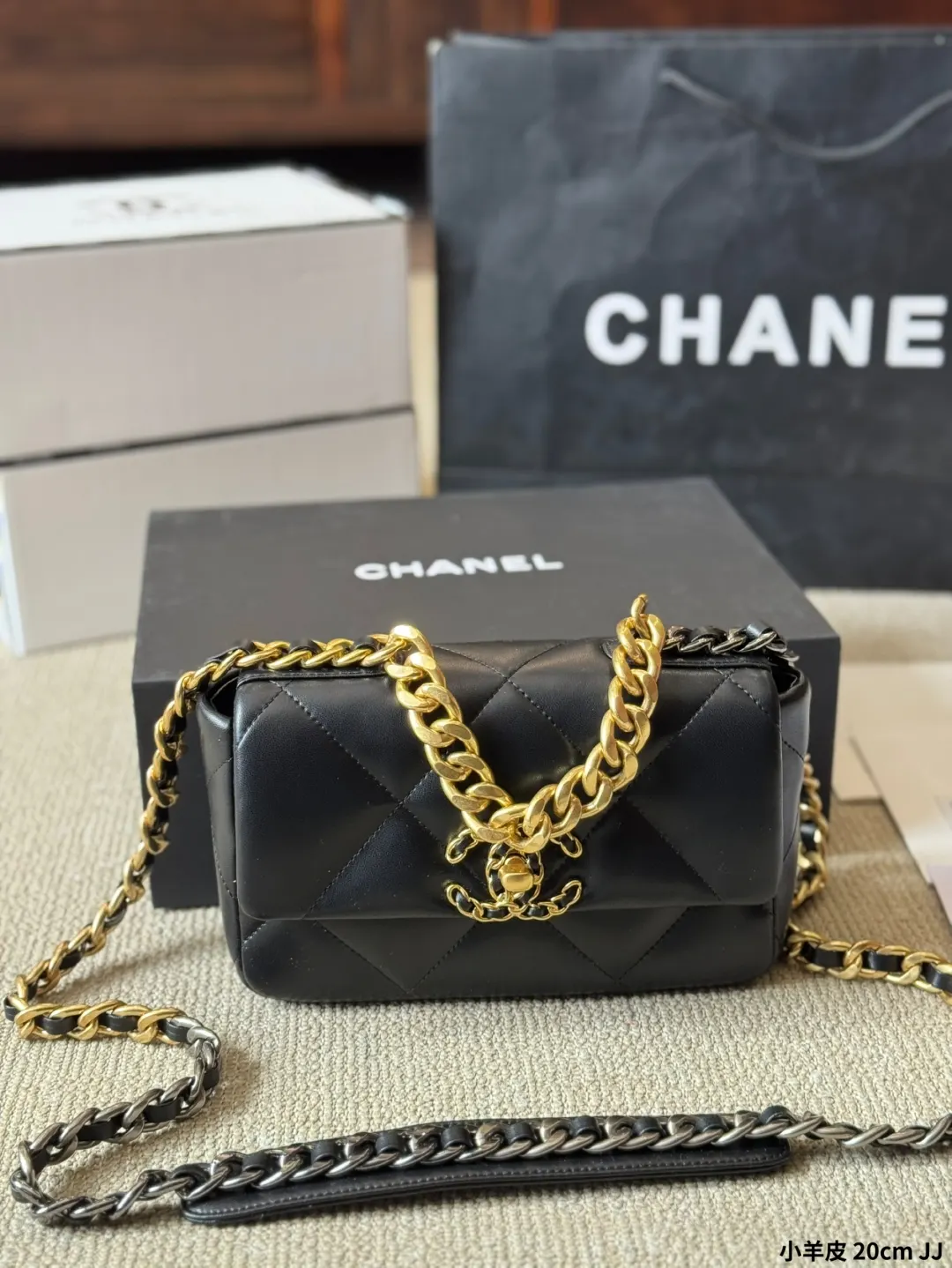 CHANEL 羊皮 小羊皮 手袋口盖包mini 轻盈绵柔质感 链条包 精致链条款