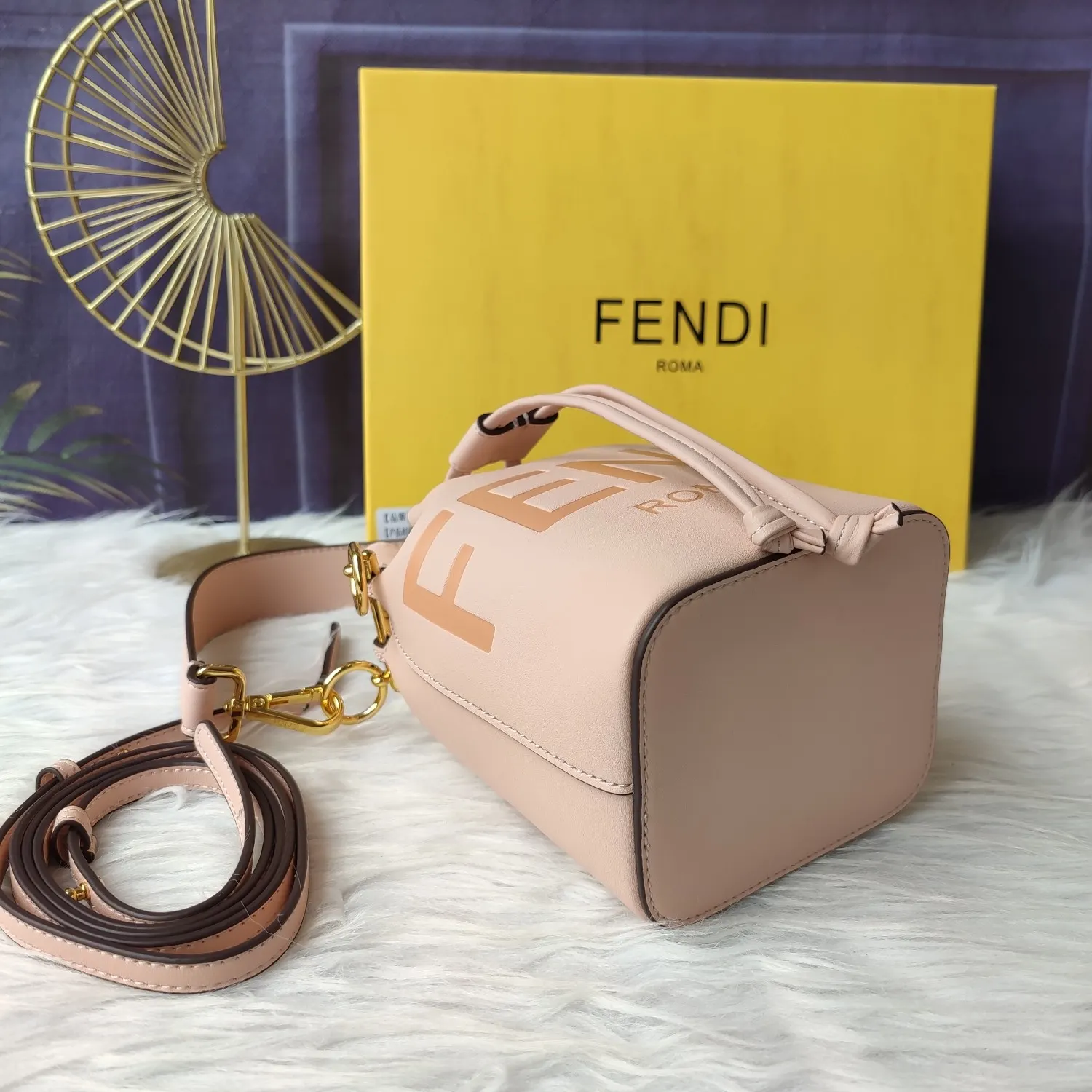 Fendi 粉色 芬迪F 粉色 Mon Treso 水桶包 休閒水桶款