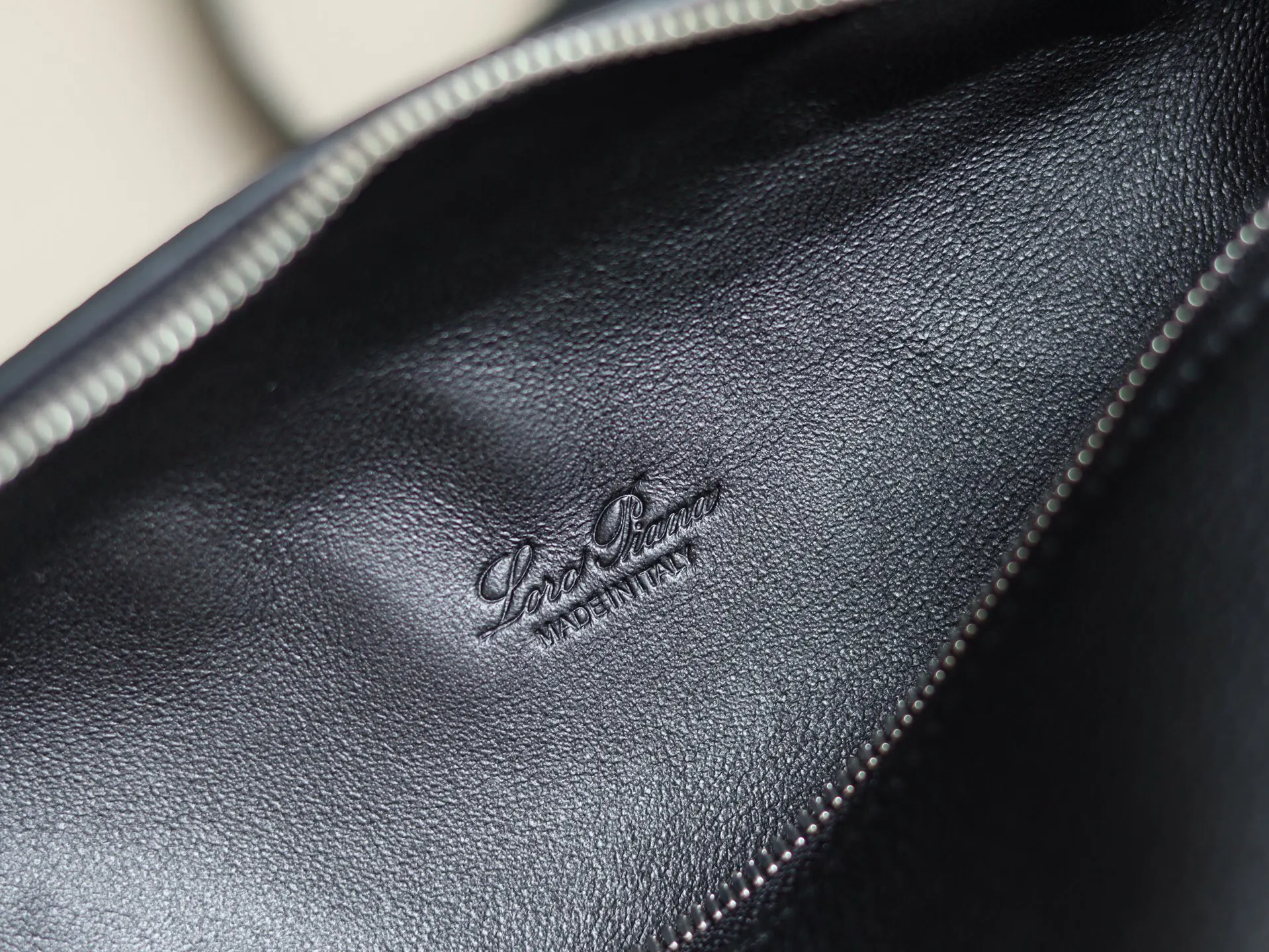 牛皮 LORO PIANA 手拿包 精致手拿款