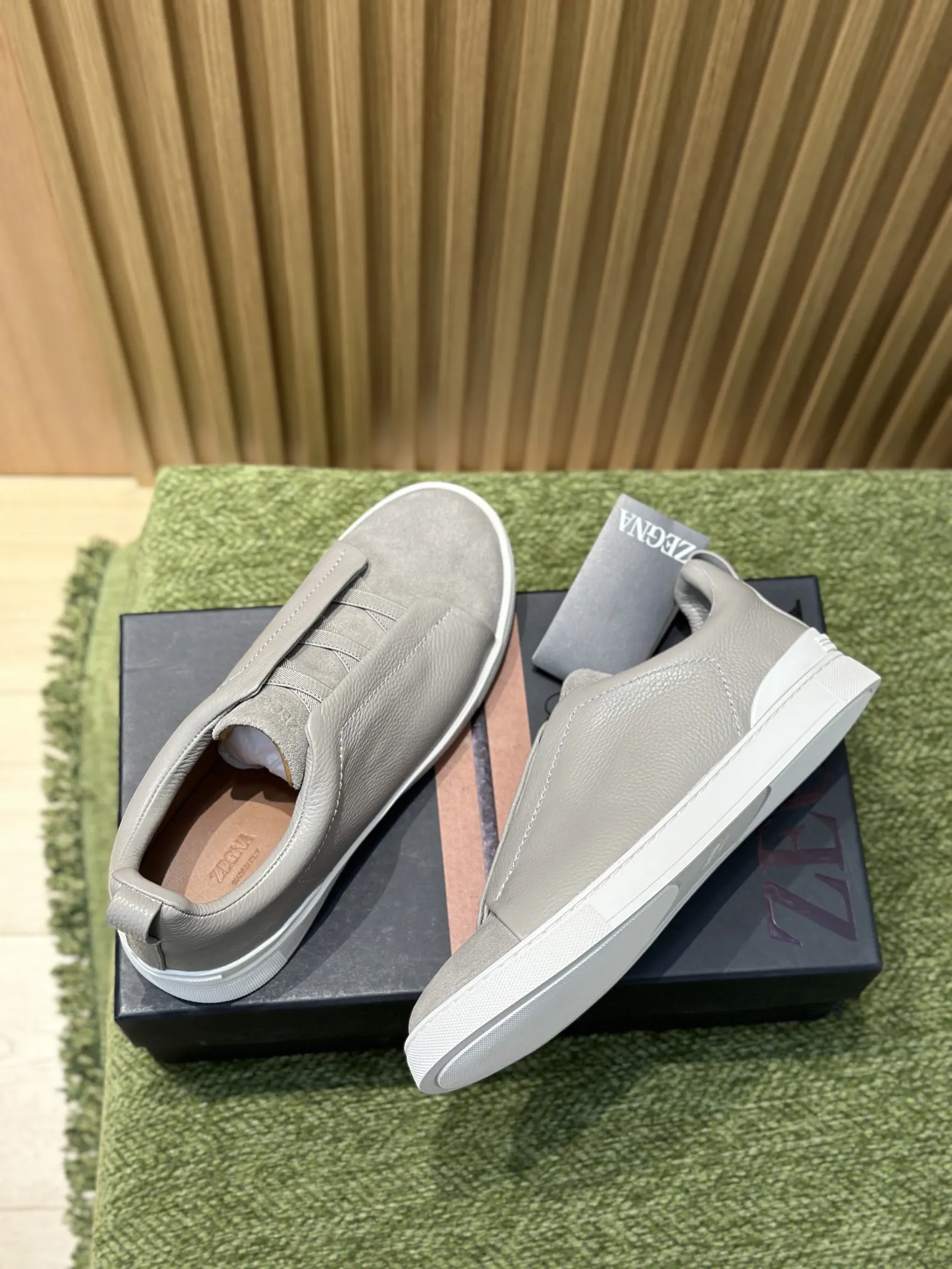 Triple S Casual Versatile Image 6 Triple S Casual Versatile Image 6