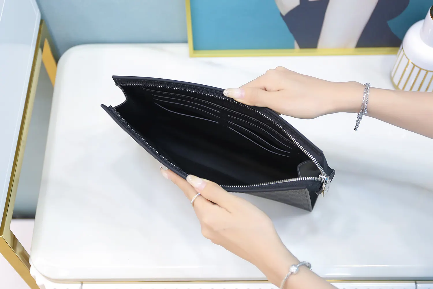 Fashion Item Travel Image 9 Fashion Item Travel Image 9