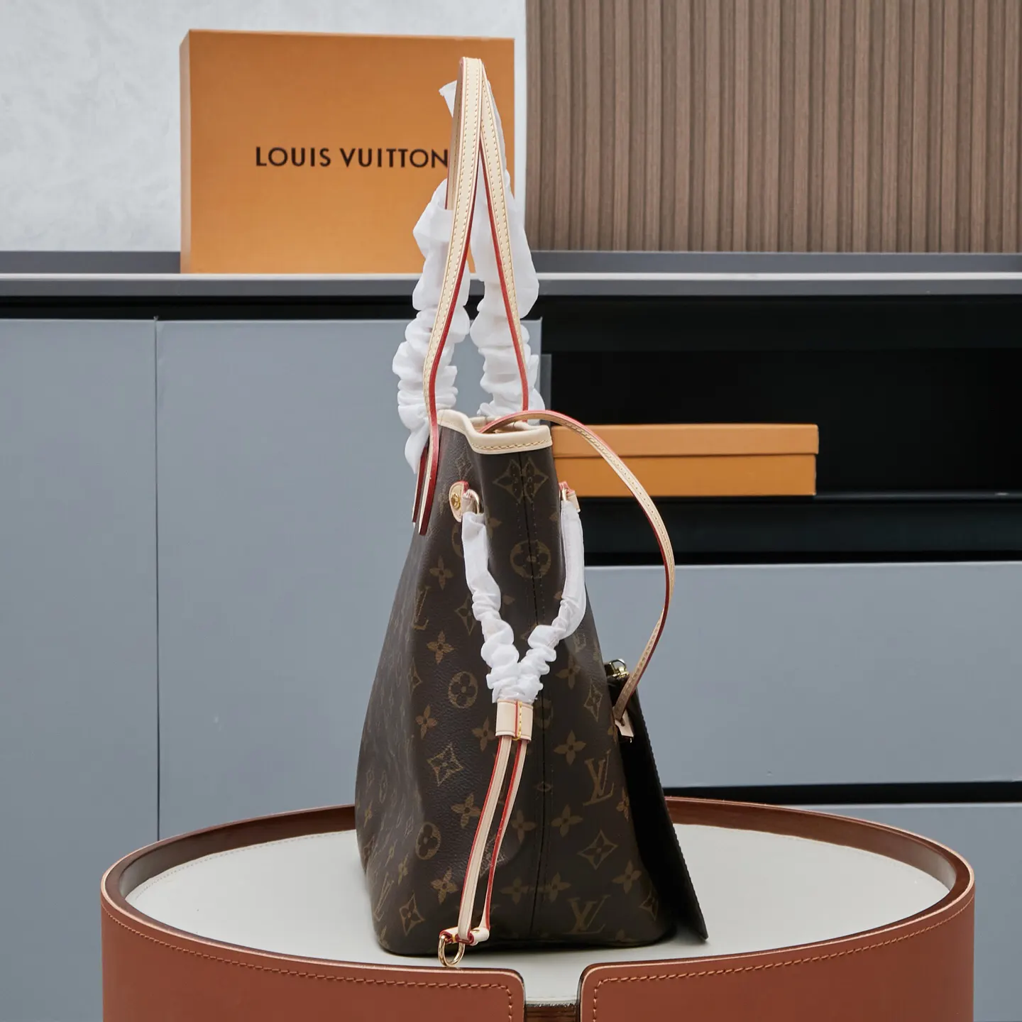 LV Neverfull 帆布 手拿包 精致手拿款