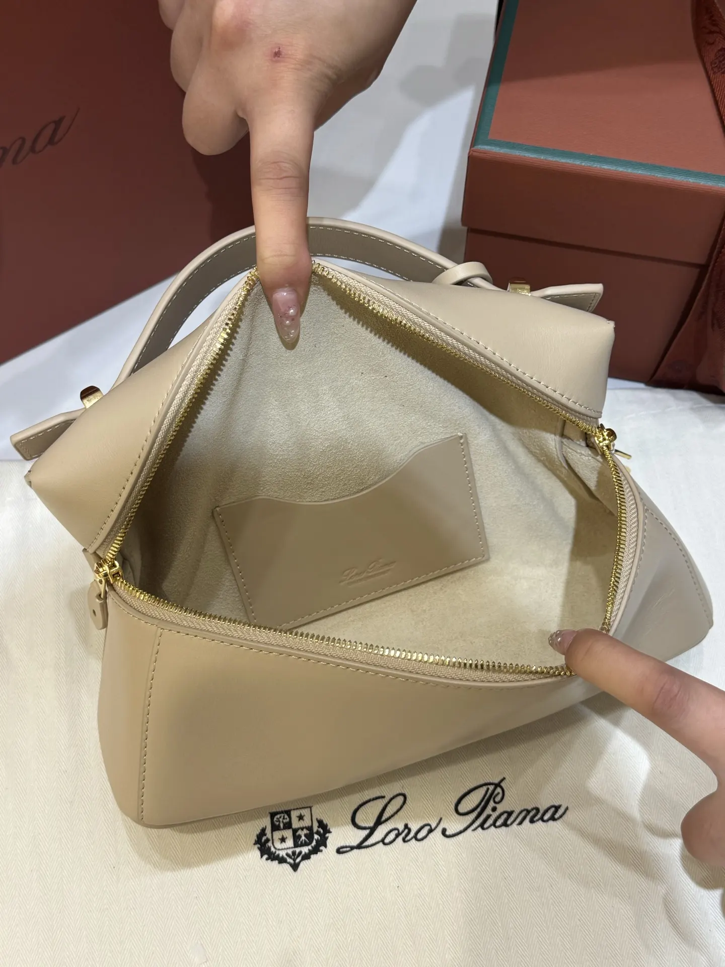 Saddle 牛皮 斜背包 輕便斜挎款
