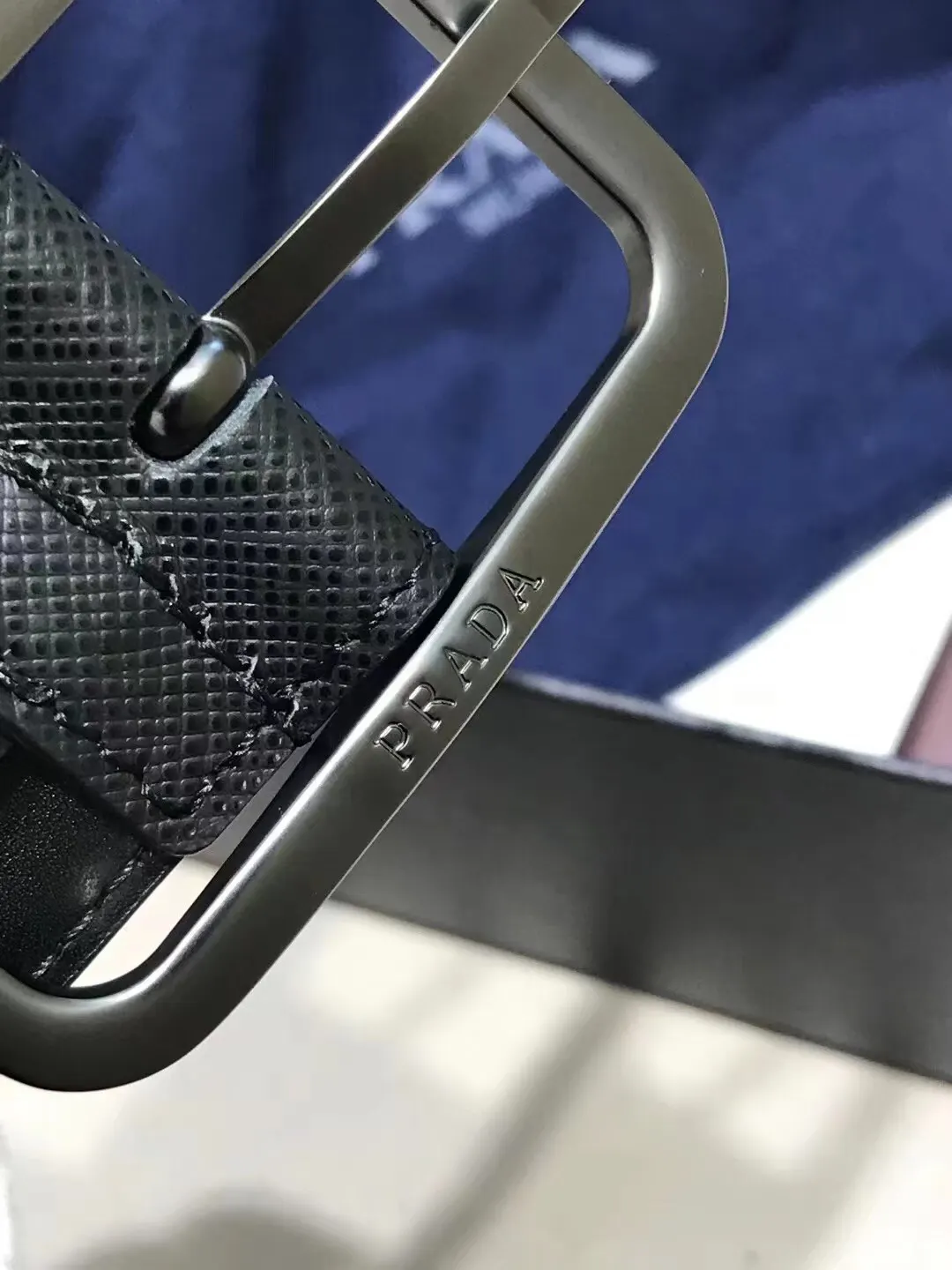 Prada 牛皮 腰带 通勤搭配