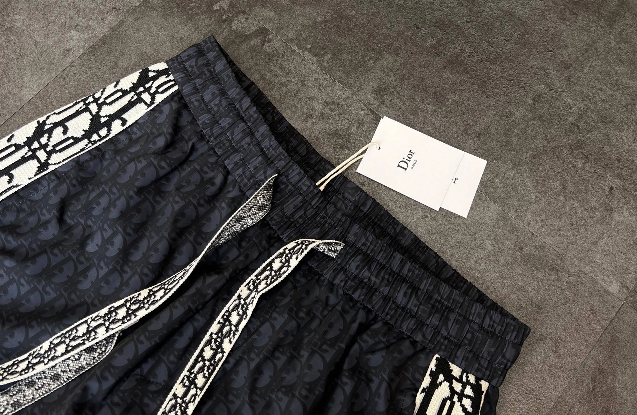 Dior Oblique 黑色提花休闲短裤 修身穿搭款