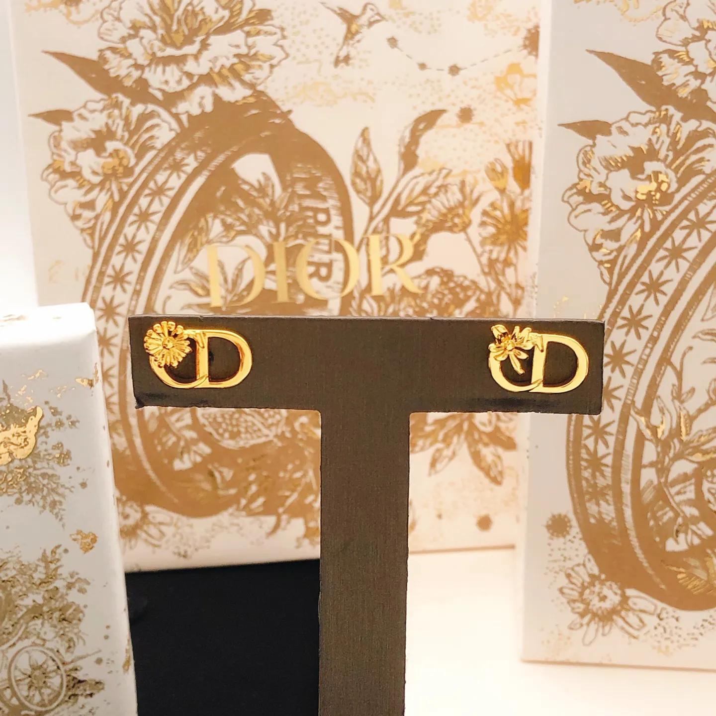 Dior 耳钉 小巧点缀 耳飾(數字5) Dior 耳钉 小巧点缀 耳飾(數字5)