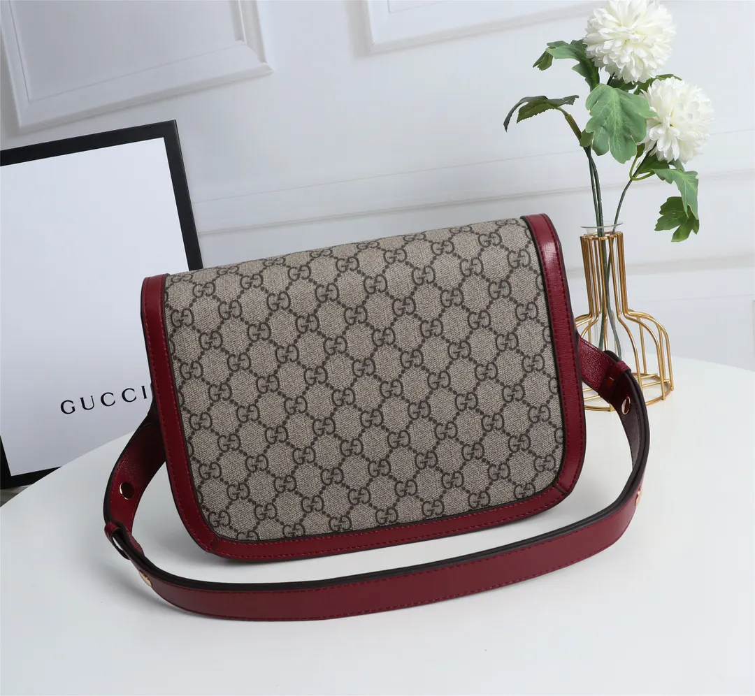 Gucci Horsebit 1955 棕色 Monogram 斜挎包