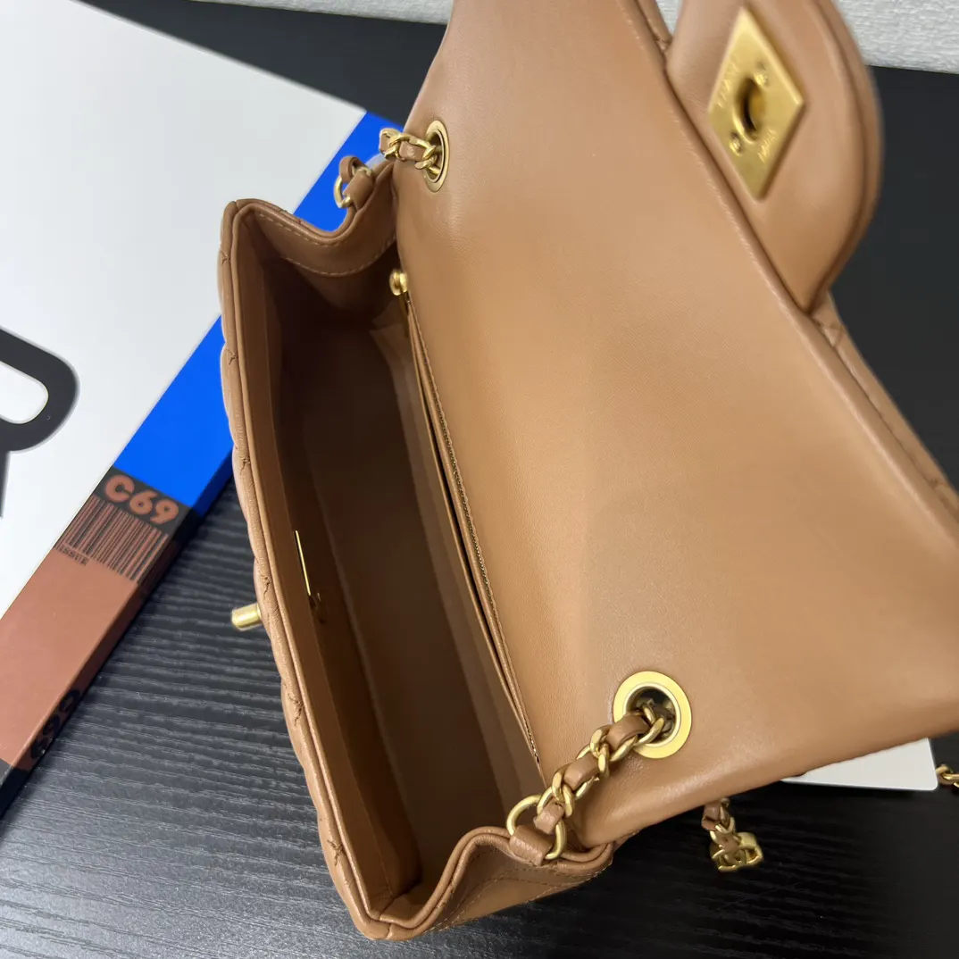 Chanel Lambskin Flap Chain Bag One Shoulder Cross Image 8 Chanel Lambskin Flap Chain Bag One Shoulder Cross Image 8