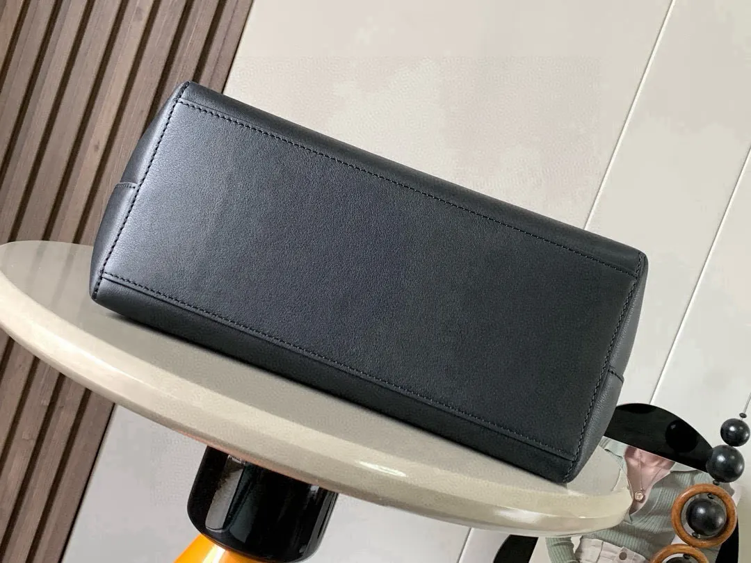 黑色 牛皮 中号牛皮革 Anagram Tote 手袋亚麻布拼接 托特包 大容量托特款