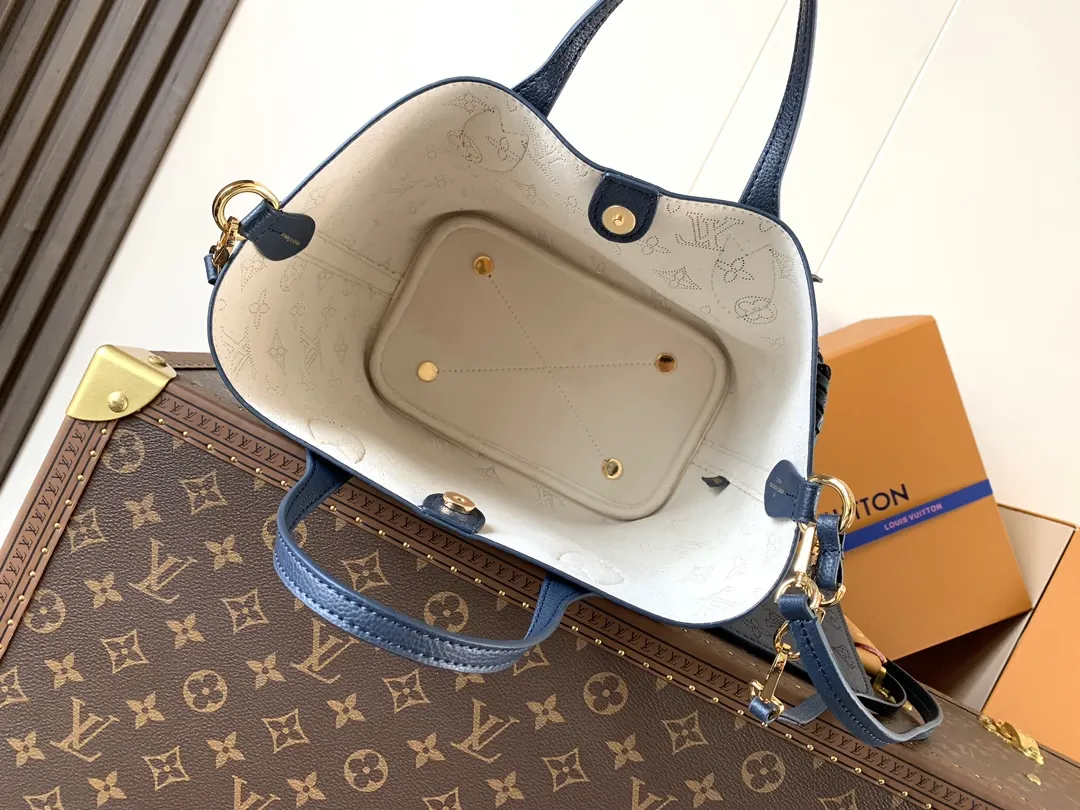 LV 深蓝 牛皮 深蓝 本款 Blossom 小 收纳包 旅行收纳款