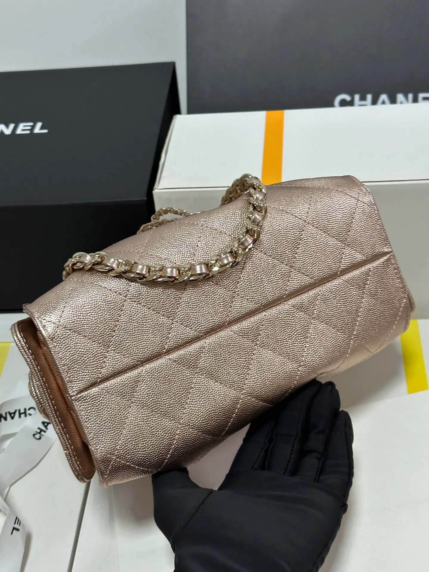 CHANEL 白色 金色 小牛皮 腋下包 復古腋下背款