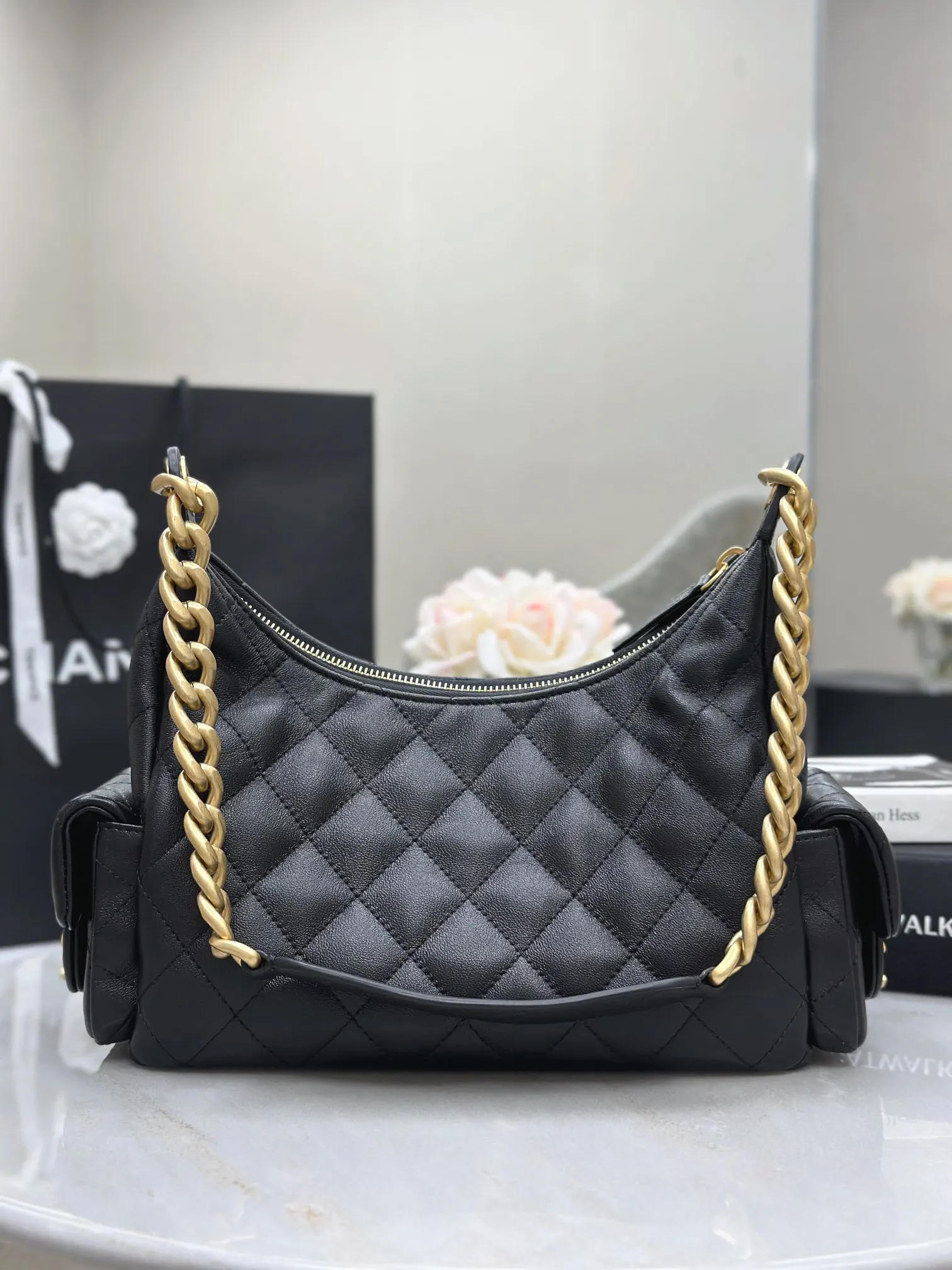 Chanel Oil Wax Sheepskin Hobo Underarm Bag One Shoulder Back Image 4 Chanel Oil Wax Sheepskin Hobo Underarm Bag One Shoulder Back Image 4