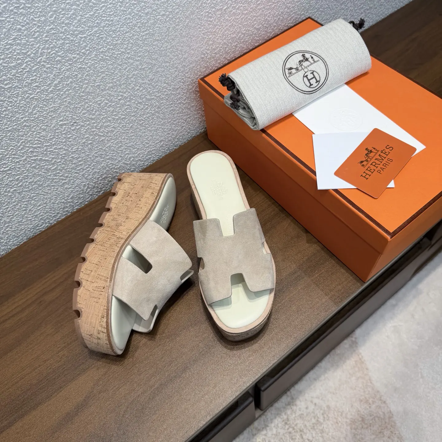 Hermès 新色系 拖鞋 舒适