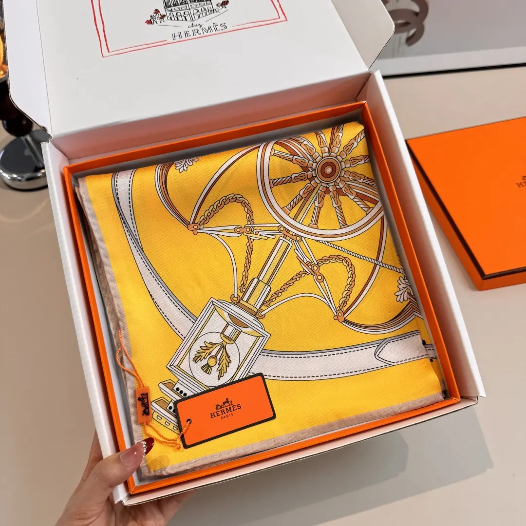 Hermès Scarf