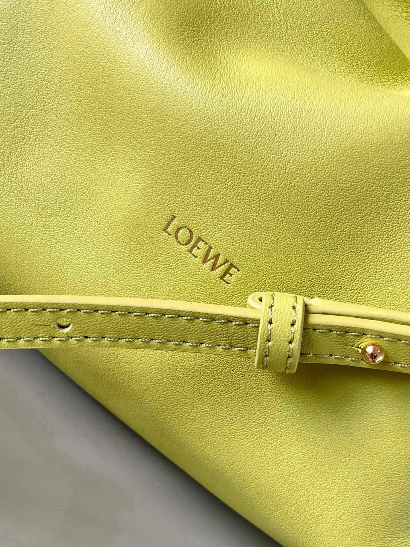 Loewe 小牛皮 托特包 大容量托特款