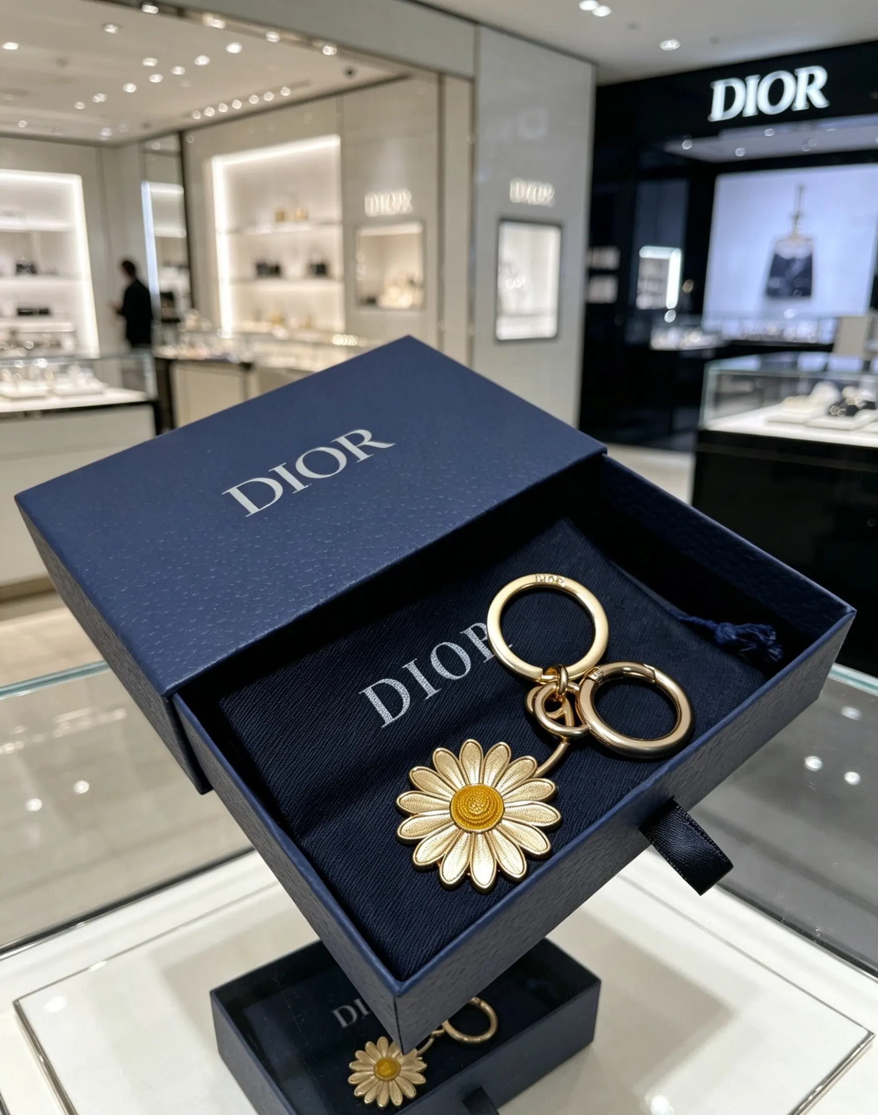 Dior 太阳花吊坠项链 礼盒款