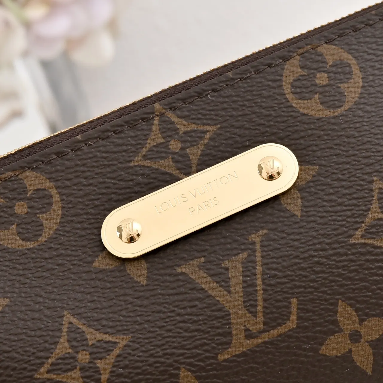 LV Pochette chain bag, shoulder crossbody Image 5 LV Pochette chain bag, shoulder crossbody Image 5