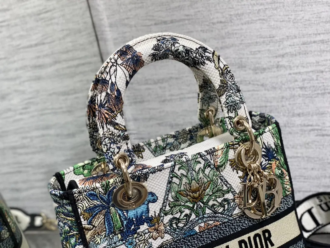 Fashion Item Travel