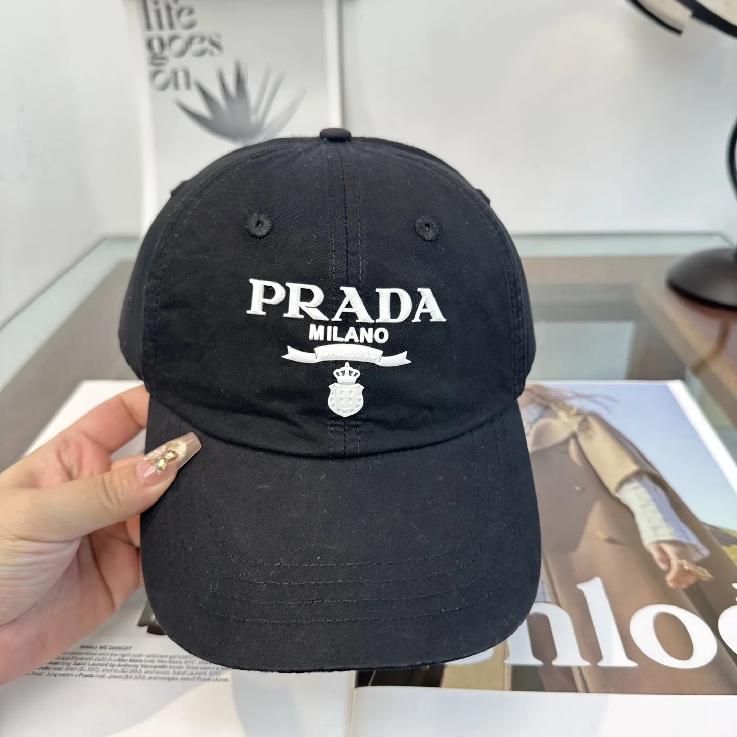 Prada 棒球帽 日常休闲款