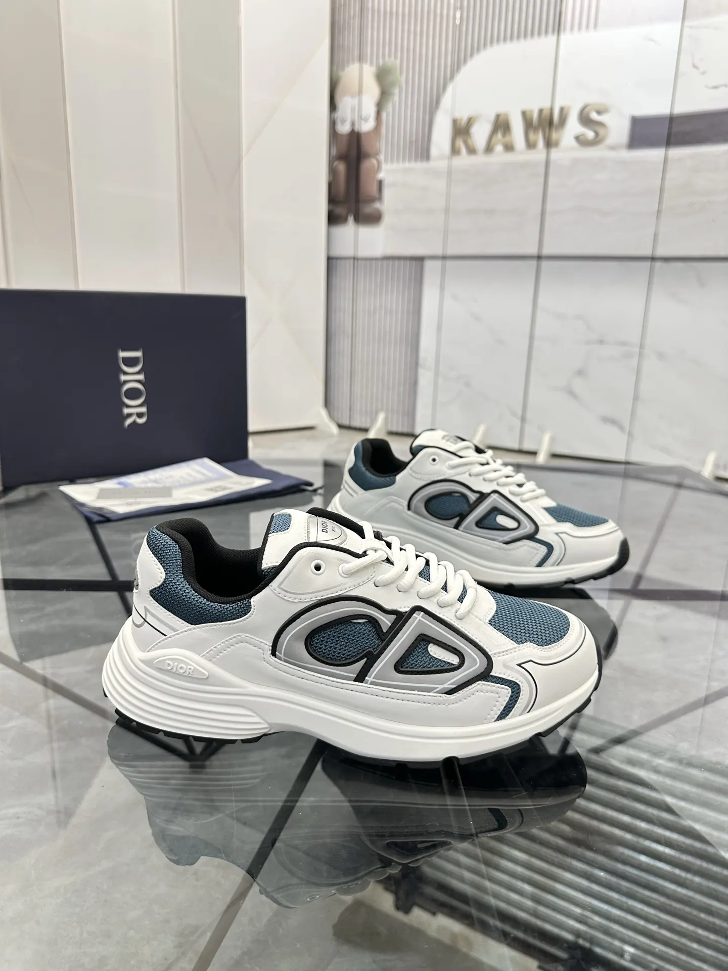 Dior 黑灰拼色牛皮运动鞋 细节展示款