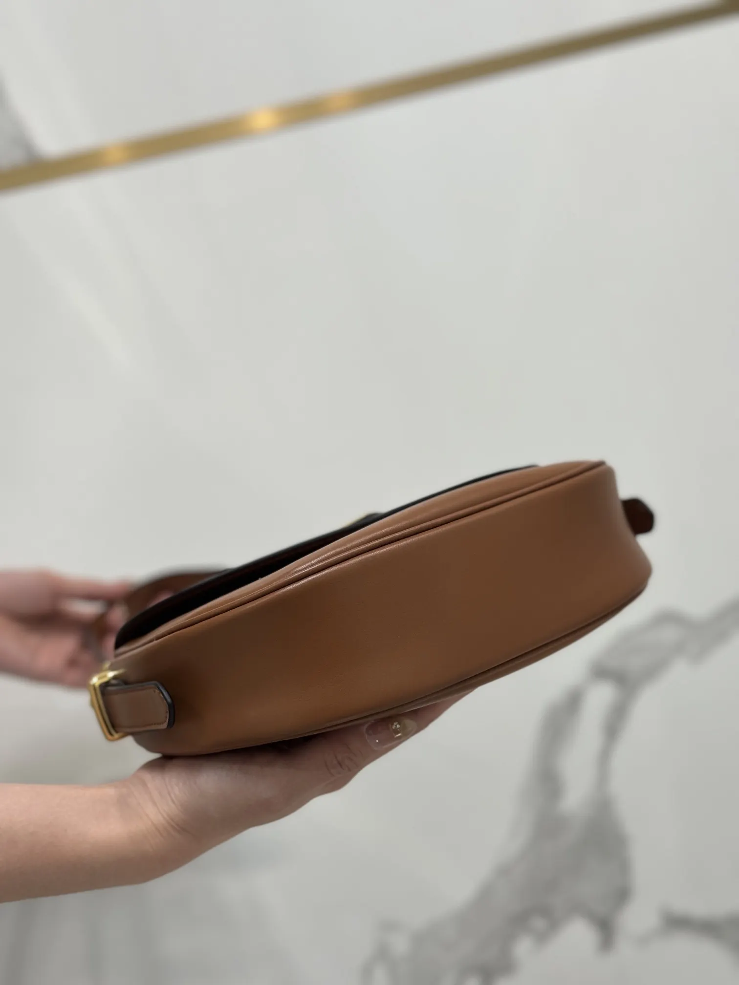 Prada 牛皮 羊皮 斜挎包