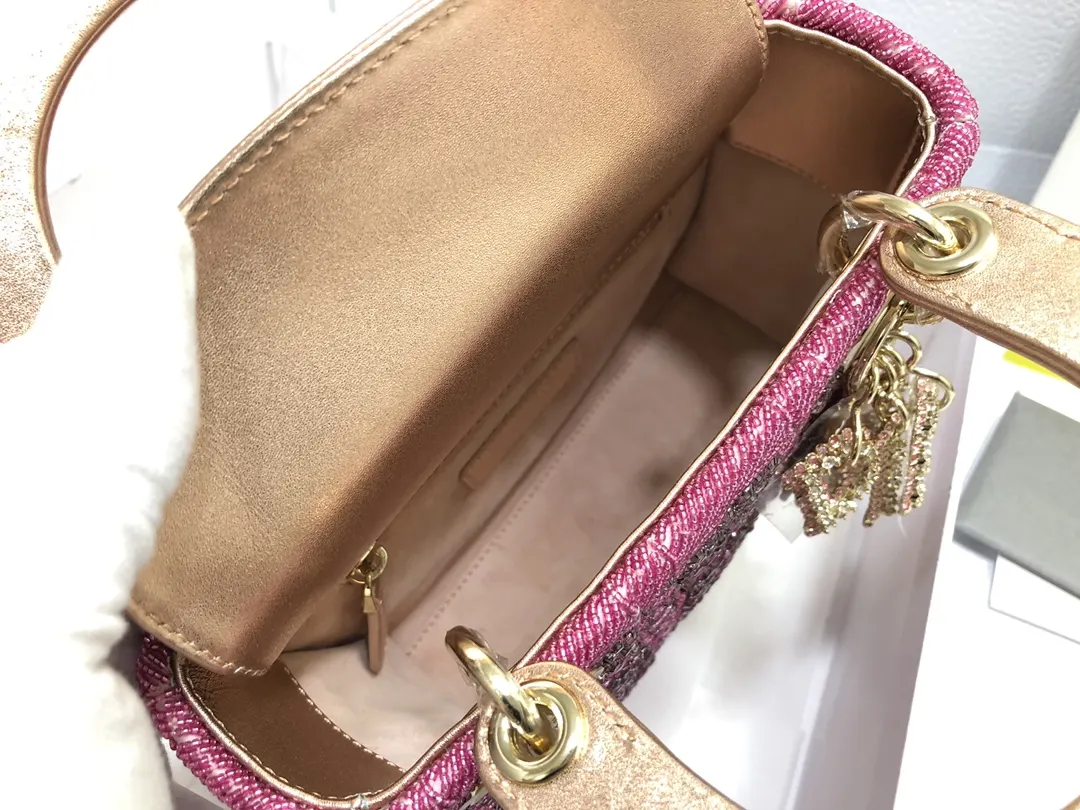 White Gold Chain Bag Leather Image 9 White Gold Chain Bag Leather Image 9