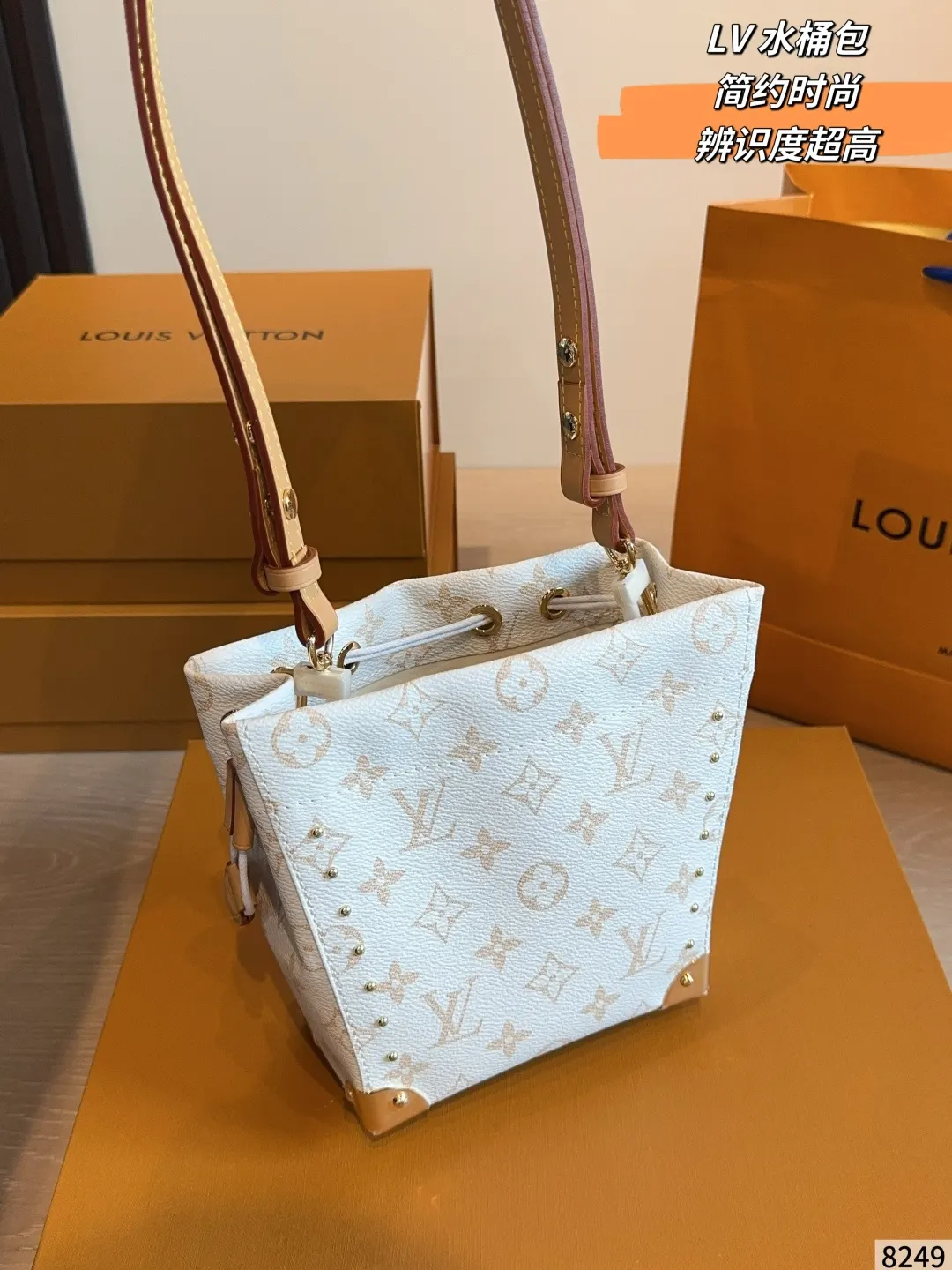 LV 帆布 小巧輕便 日常通勤或出街都很適合 收納包 旅行收納款