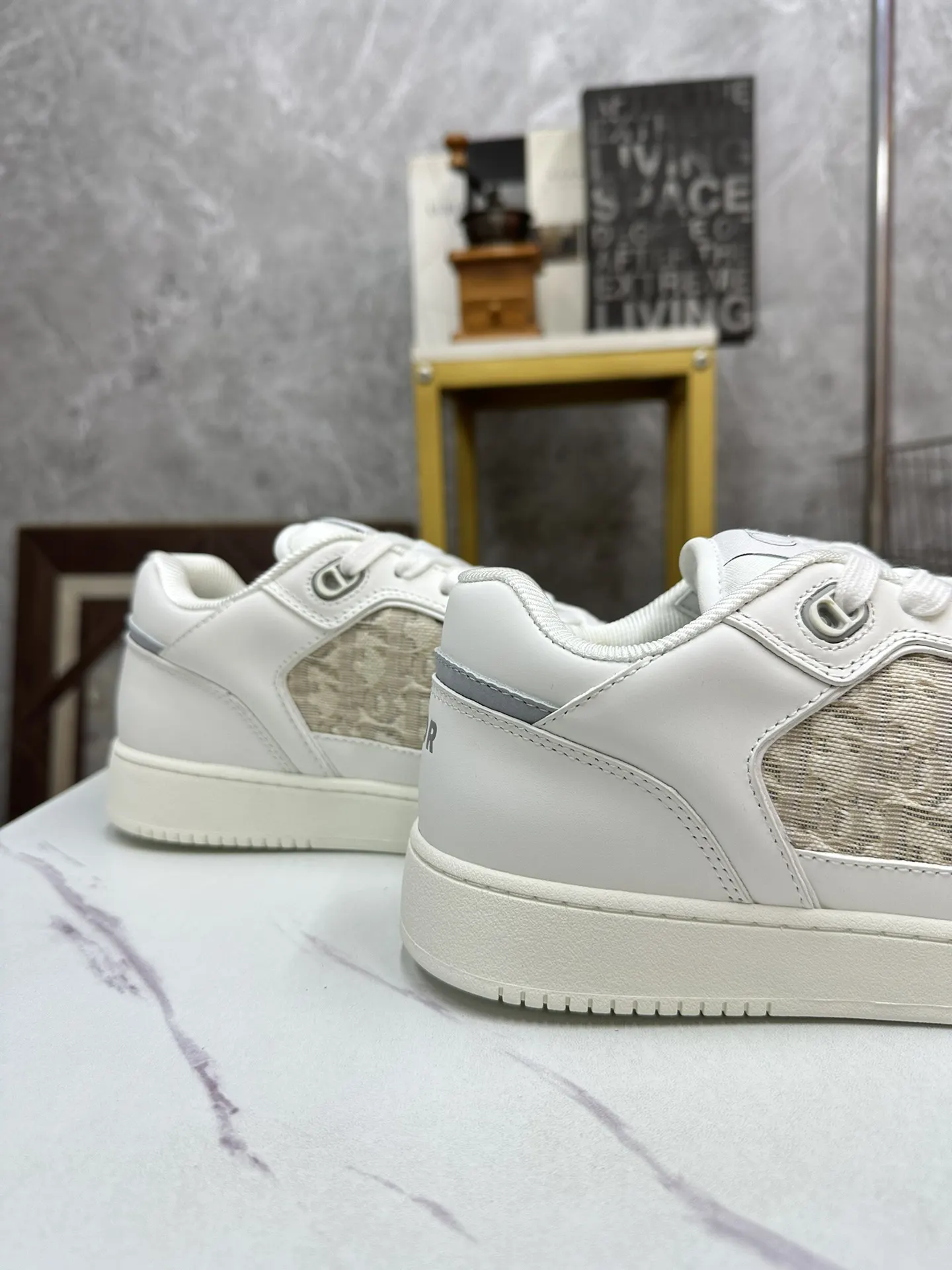 Dior 运动鞋(數字8) Dior 运动鞋(數字8)
