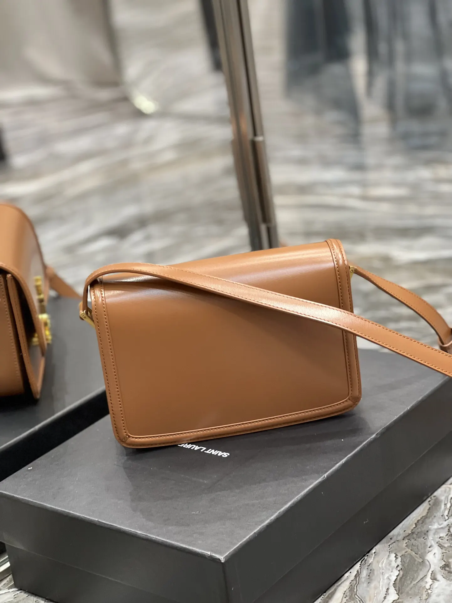 Crossbody Bag Lightweight Leather